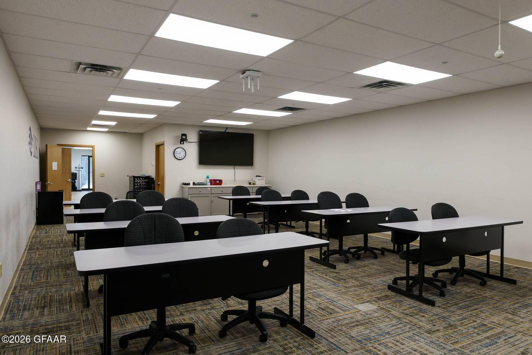 1425 COLUMBIA Road S