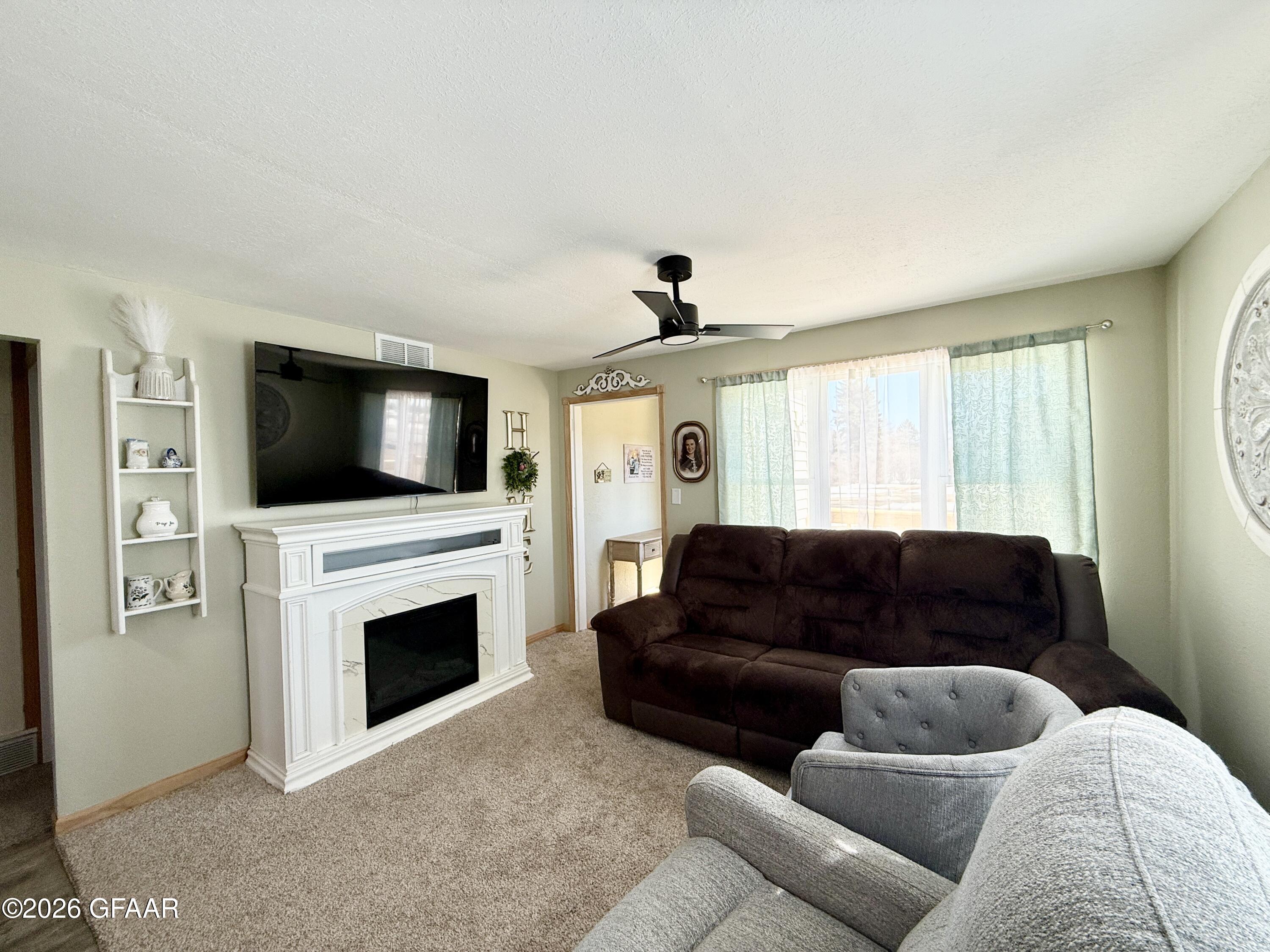 906 9TH ST Street