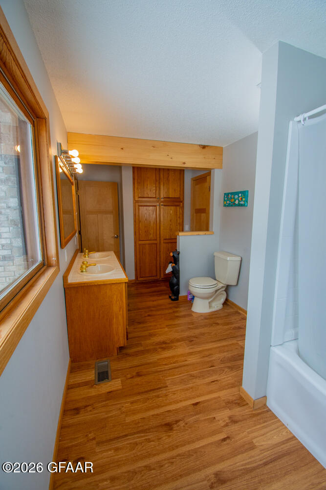 8012 GRACE LAKE Road SE