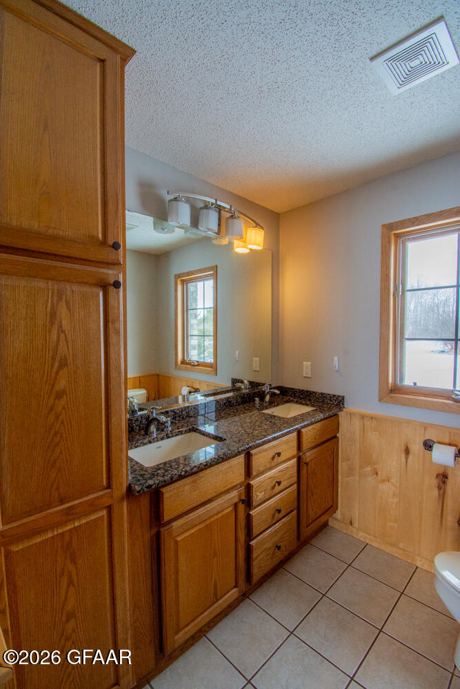 8012 GRACE LAKE Road SE