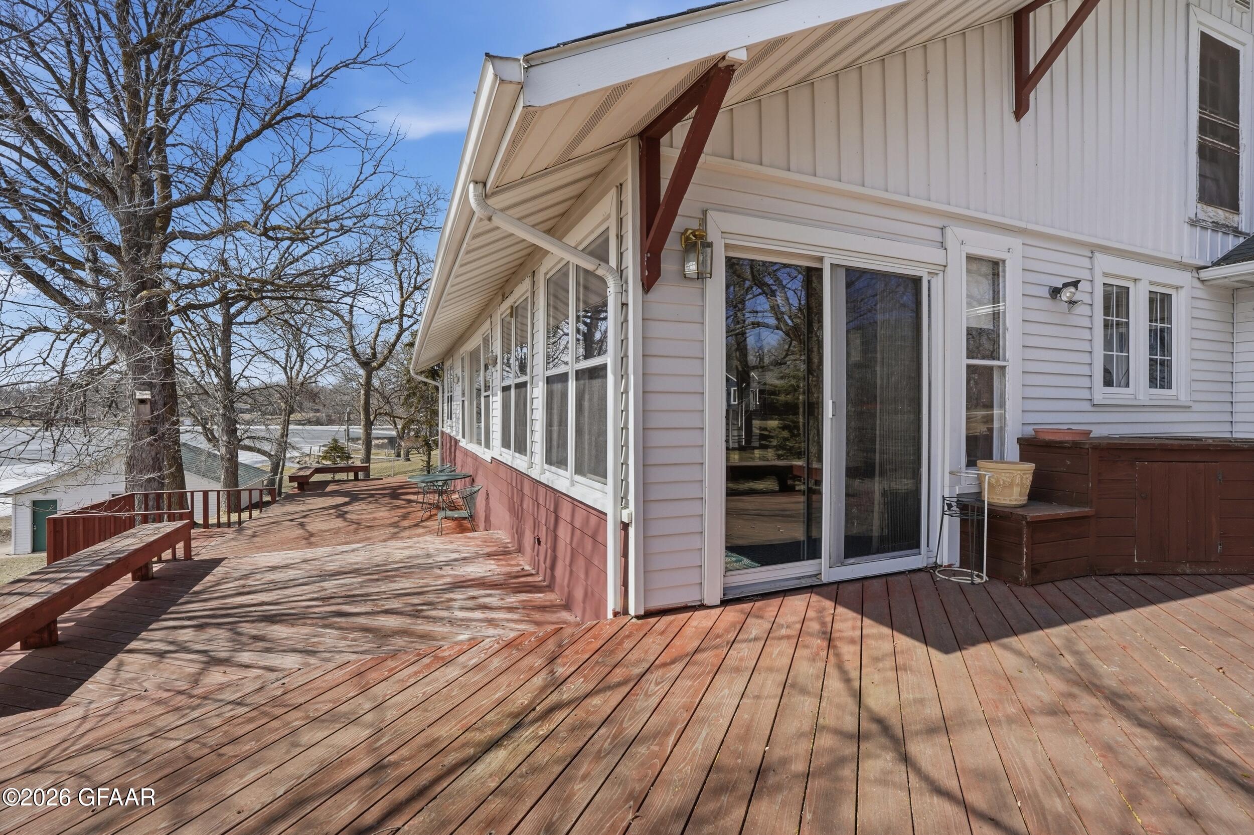 15707 SANDY BEACH Road SE