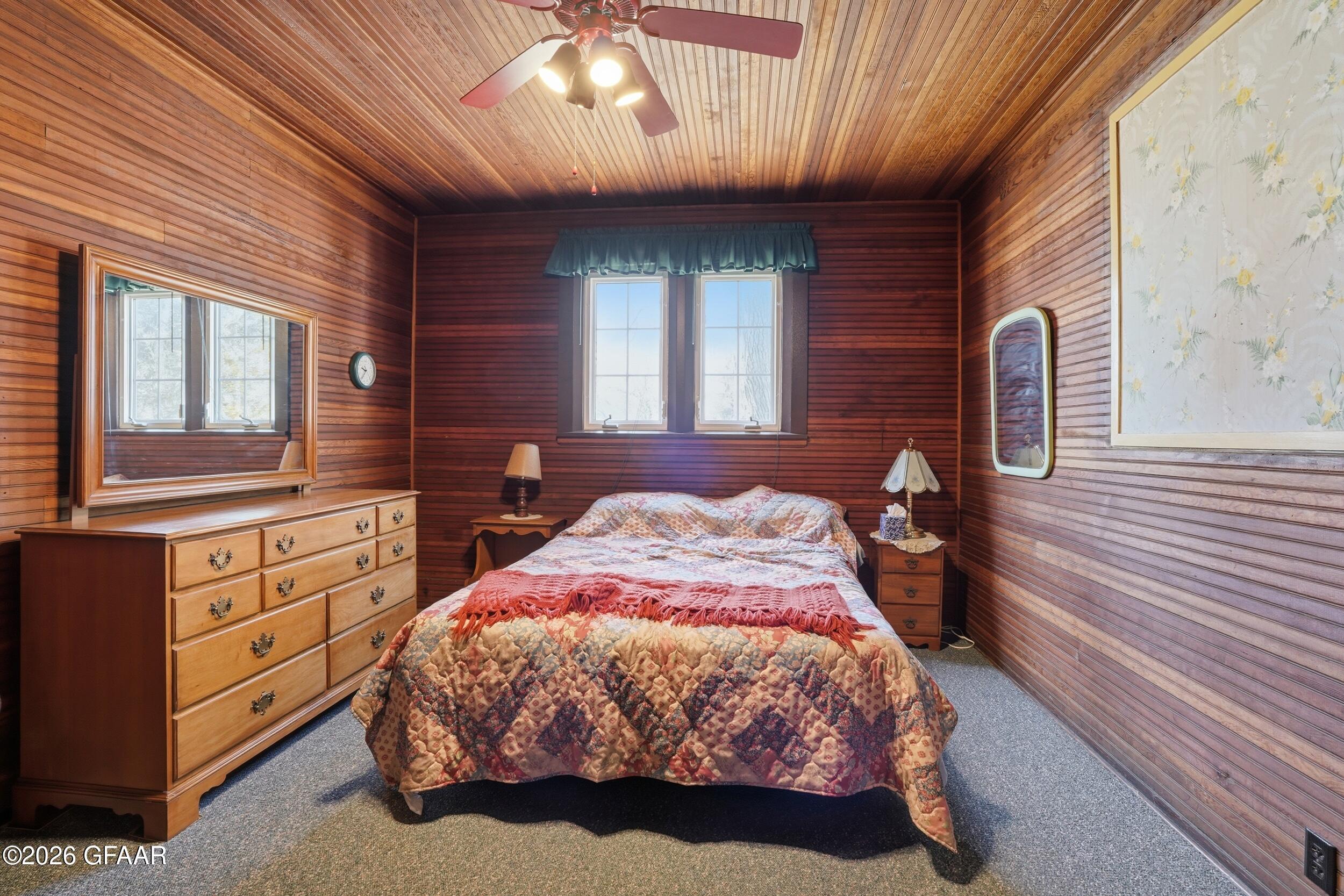 15707 SANDY BEACH Road SE