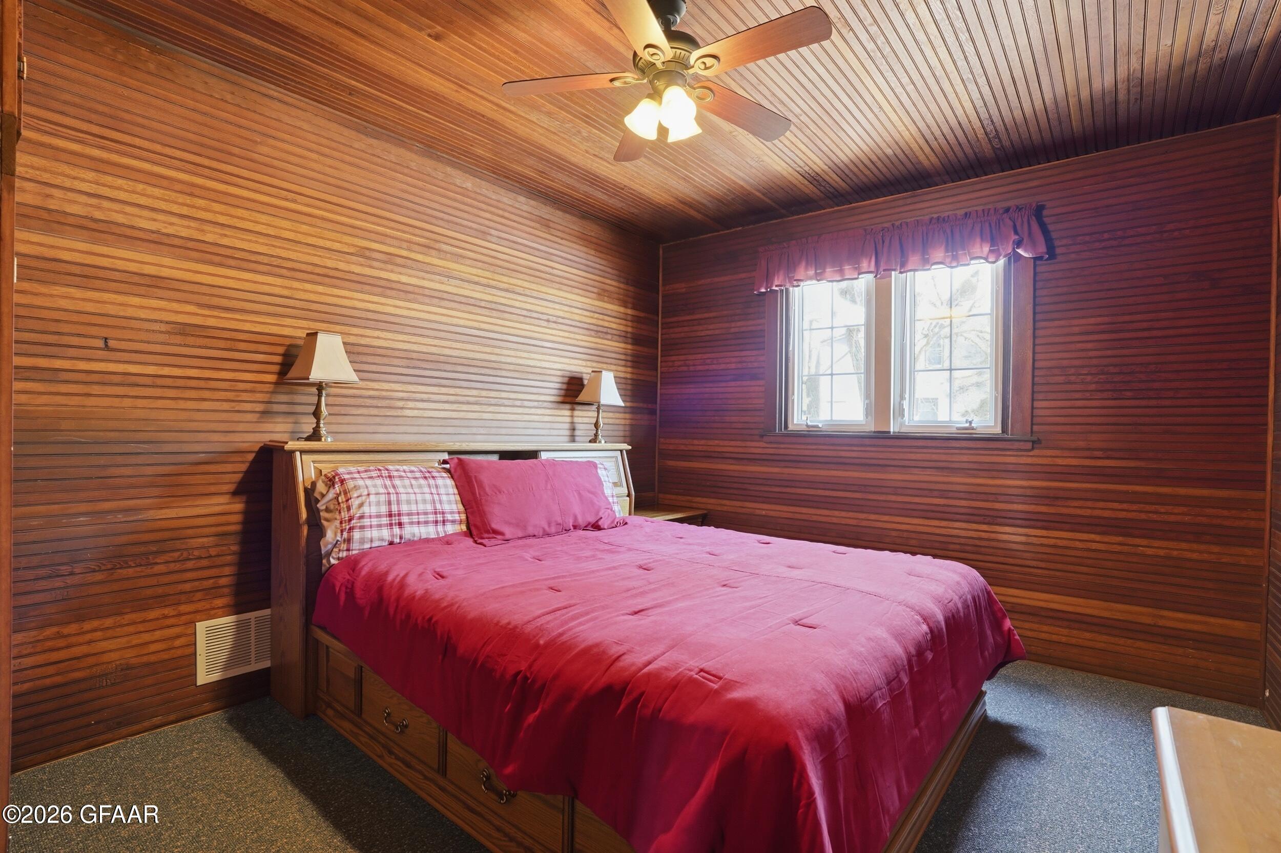 15707 SANDY BEACH Road SE