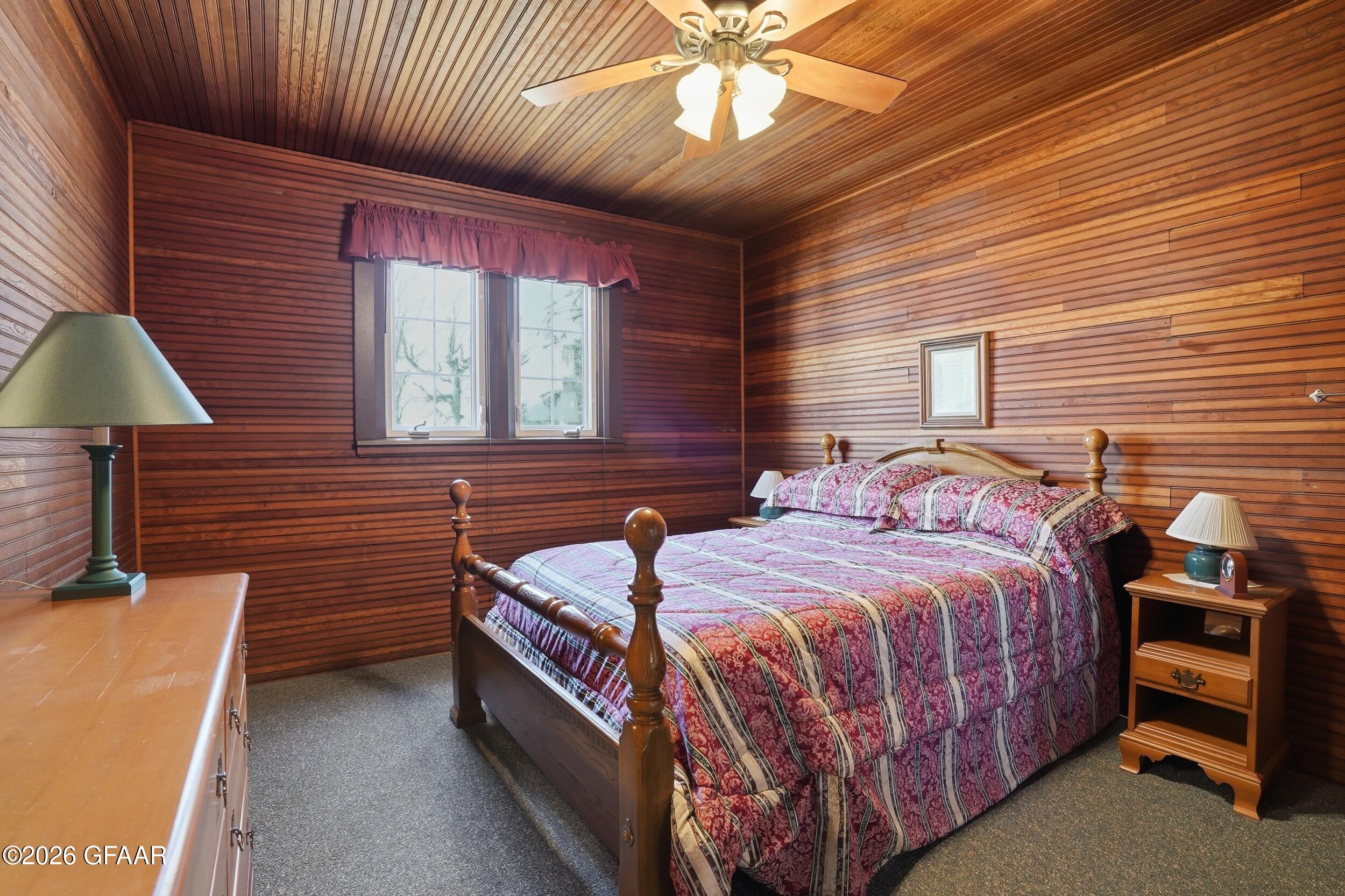 15707 SANDY BEACH Road SE