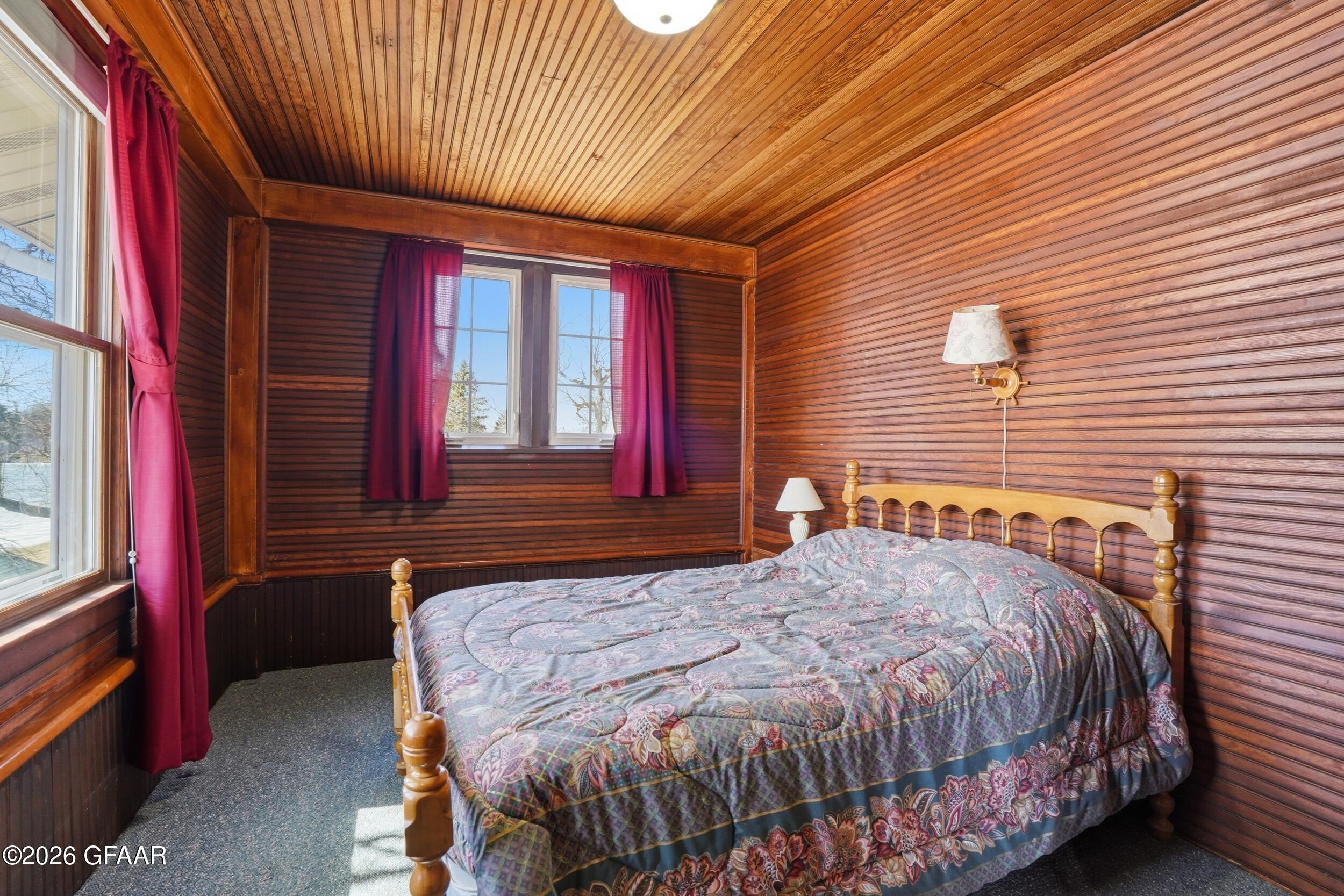 15707 SANDY BEACH Road SE