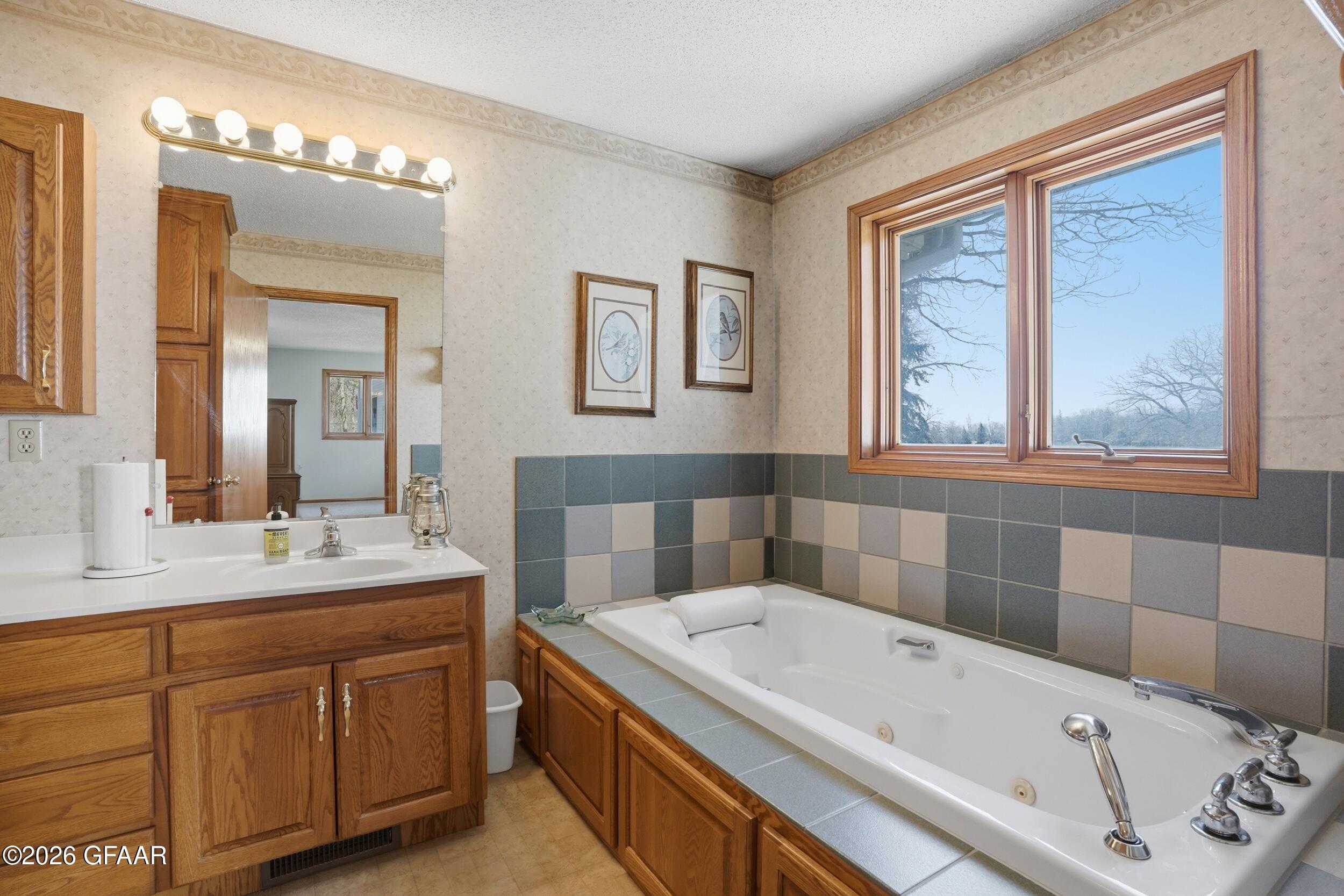 15707 SANDY BEACH Road SE