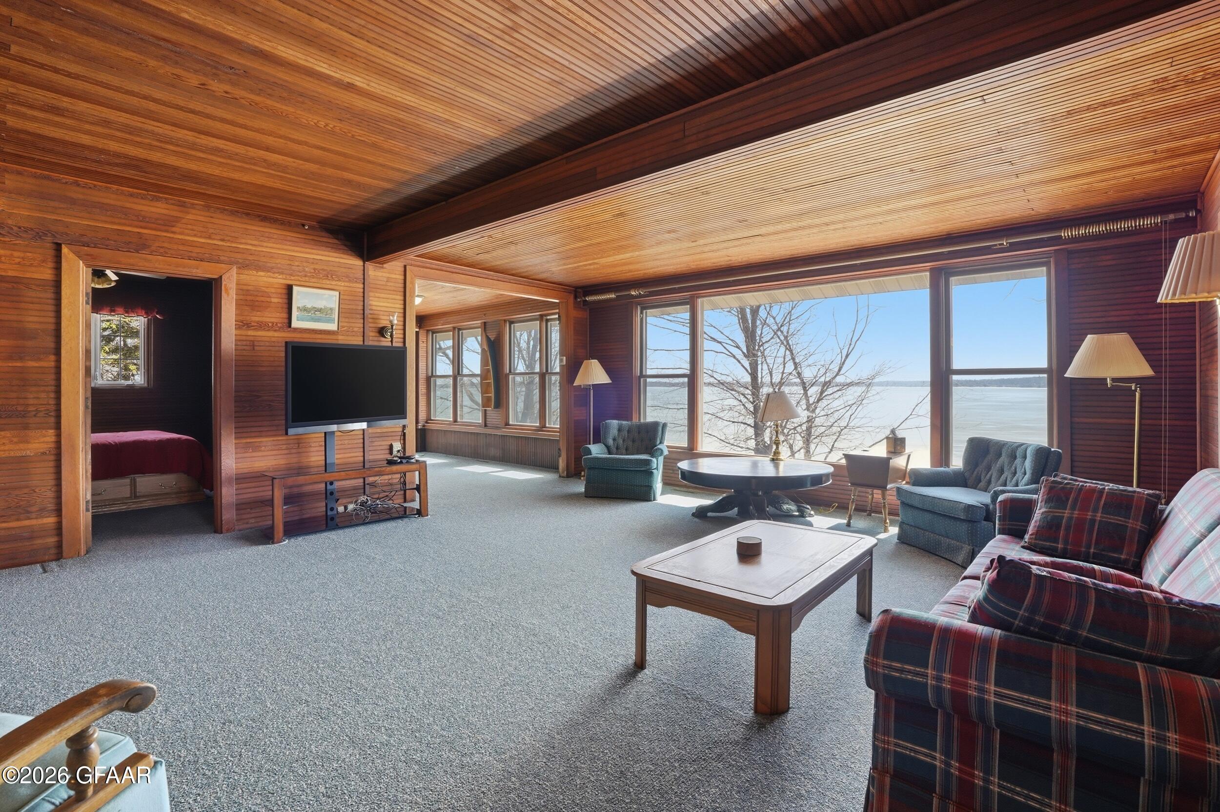 15707 SANDY BEACH Road SE