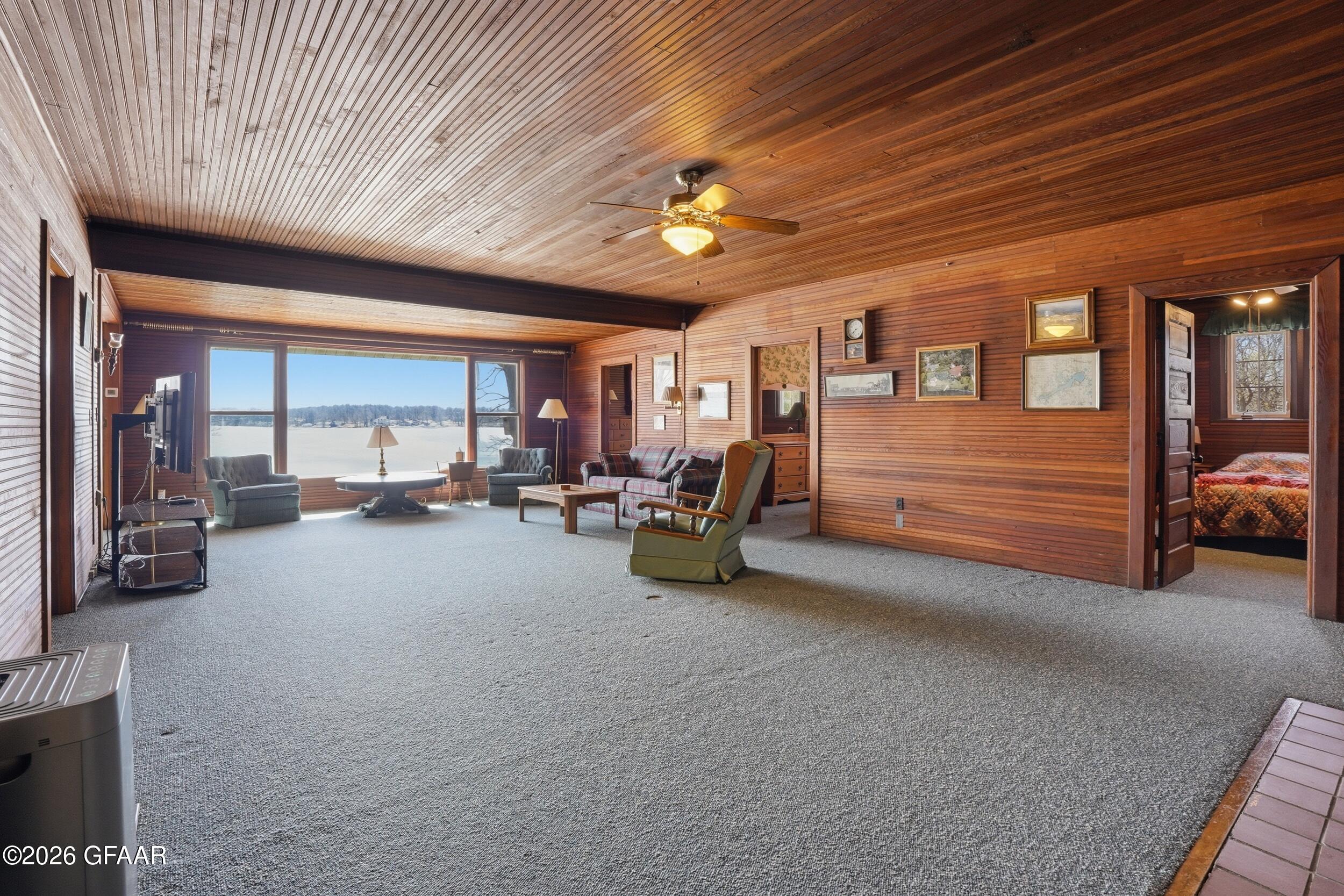 15707 SANDY BEACH Road SE