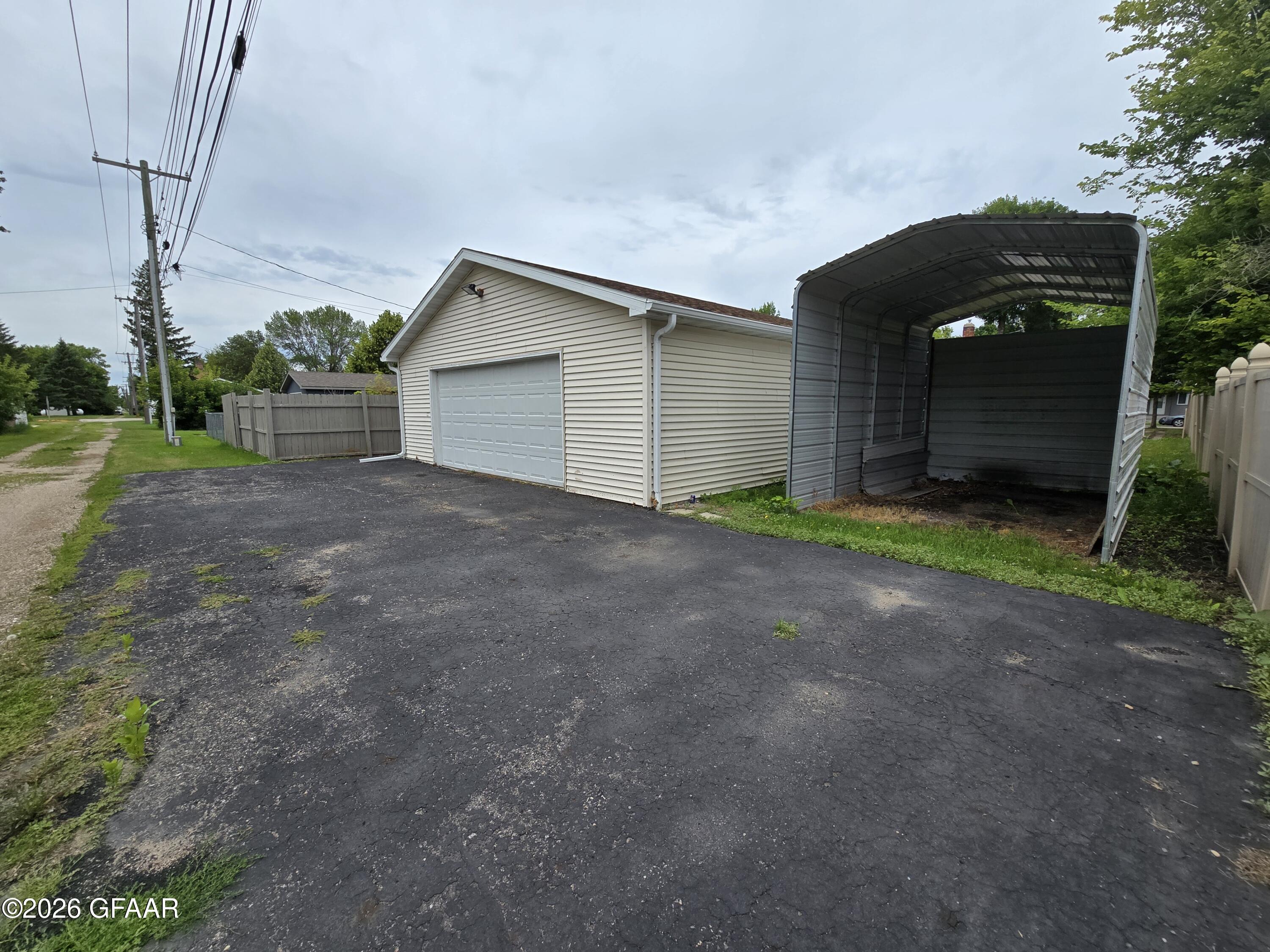 204 2ND Street W