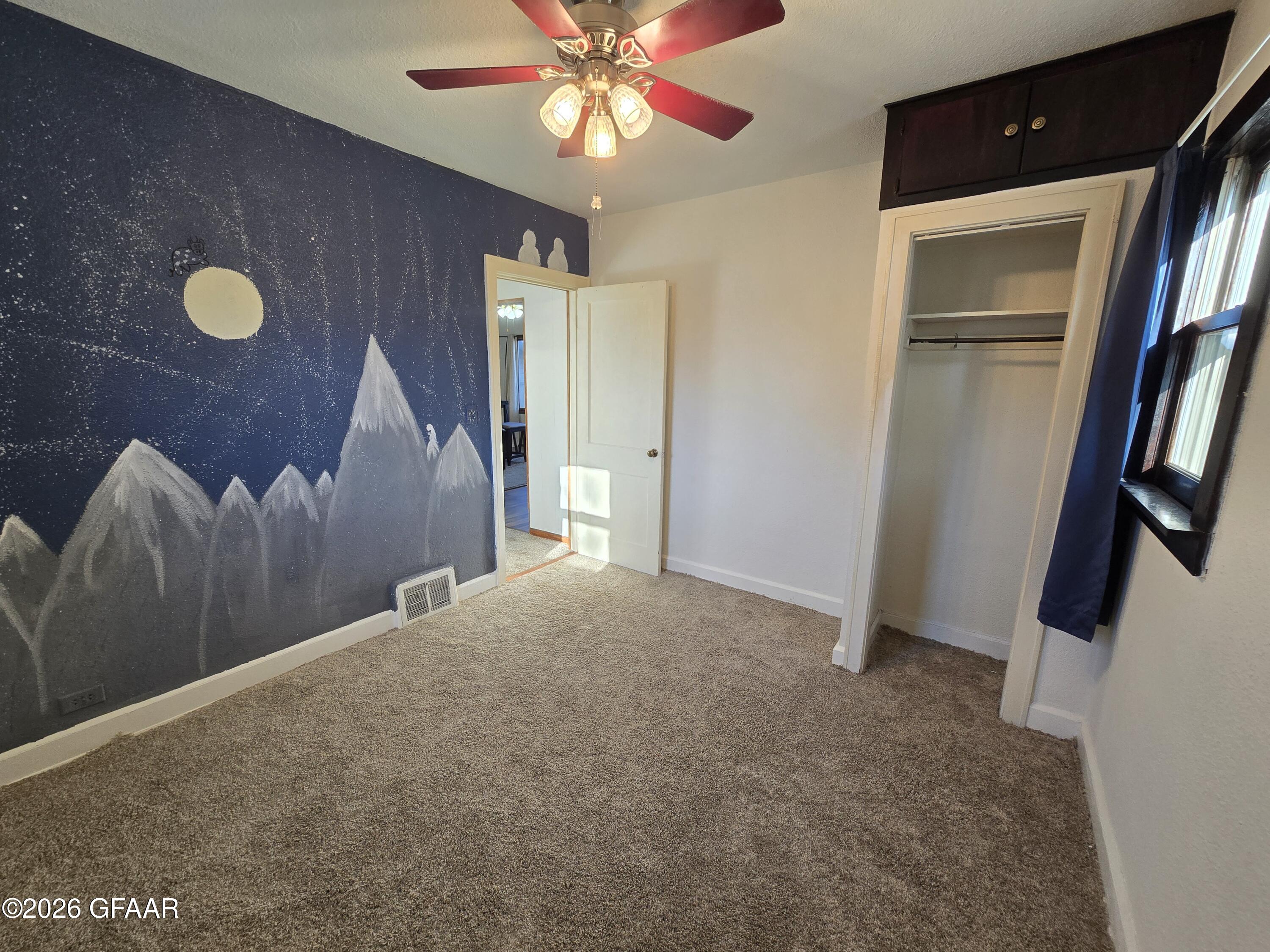 204 2ND Street W