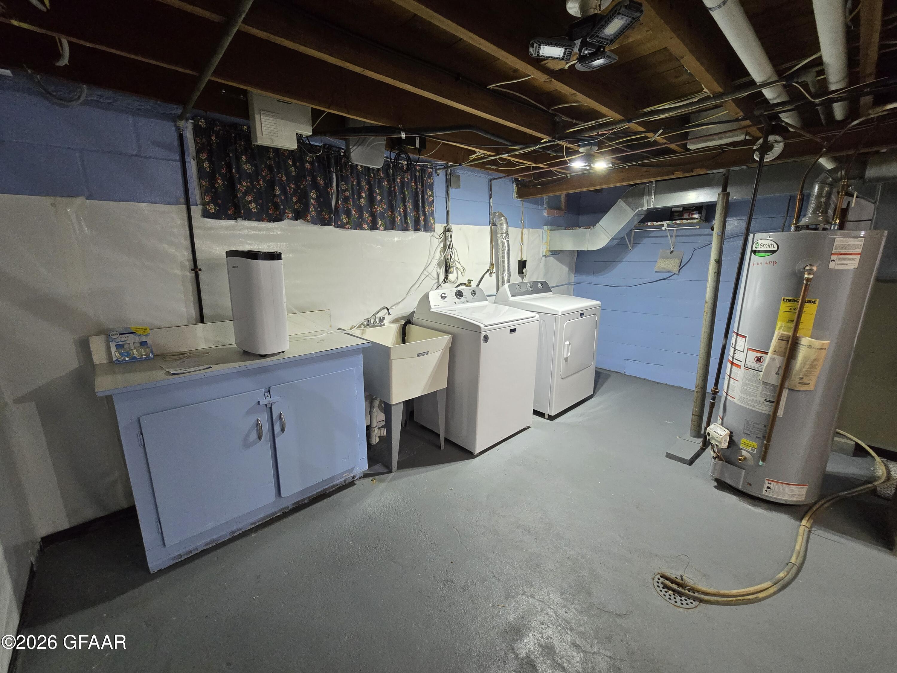 204 2ND Street W