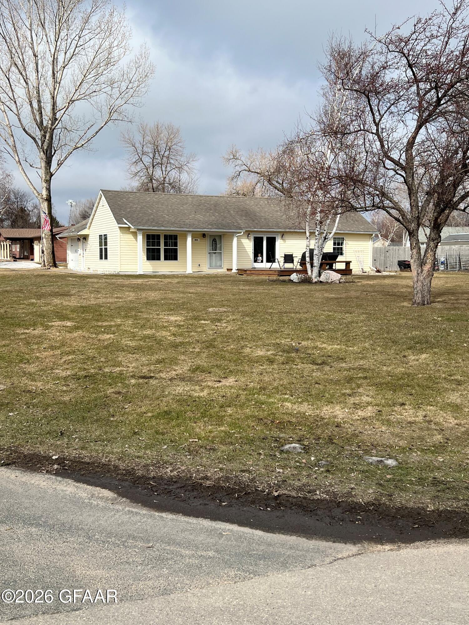 905 MINNESOTA Street