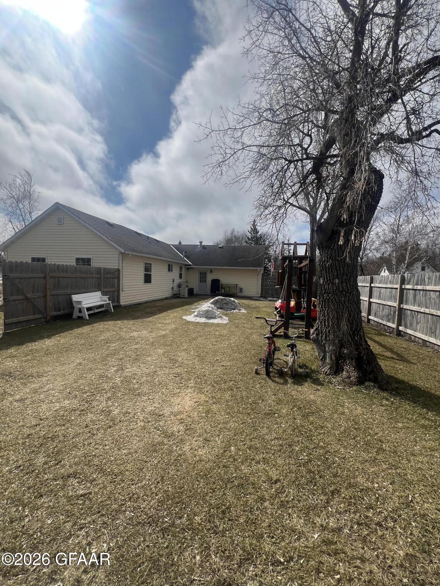 905 MINNESOTA Street