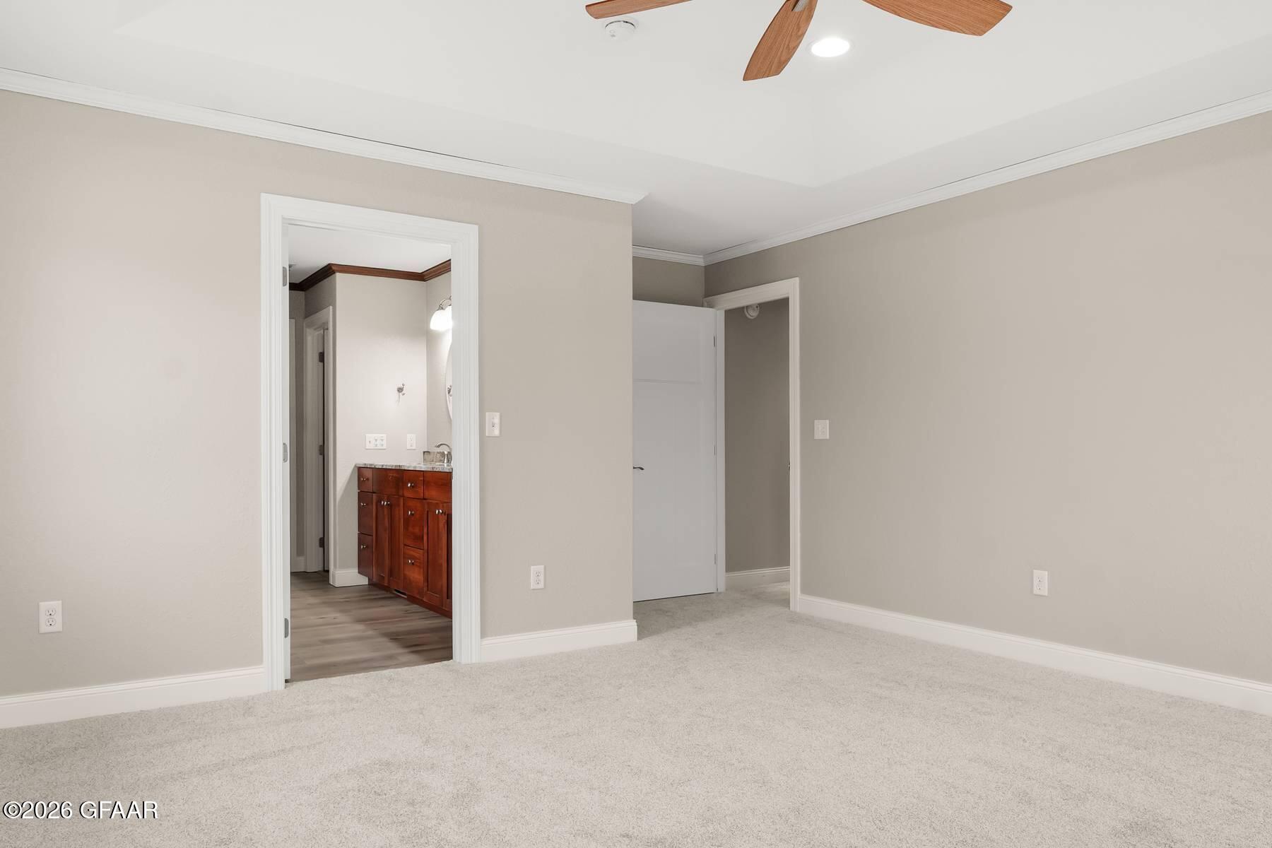 5690 PRAIRIEWOOD Drive W