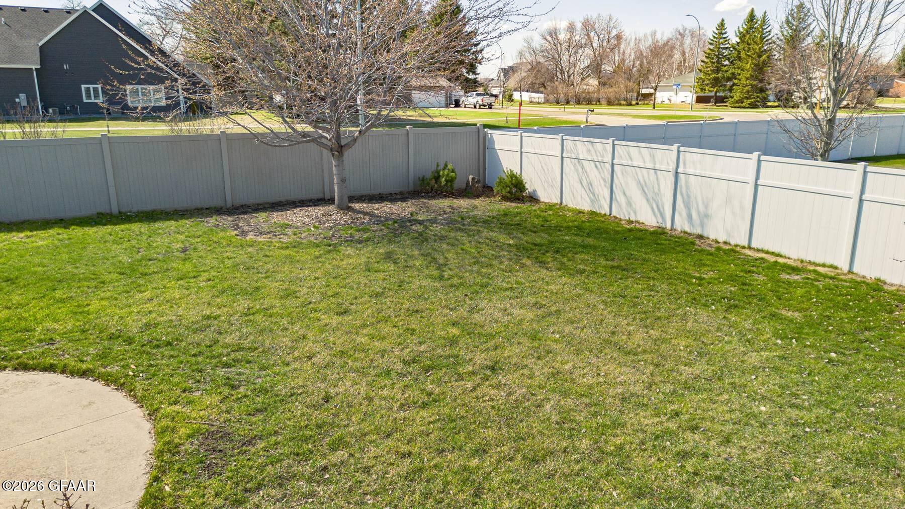 5690 PRAIRIEWOOD Drive W