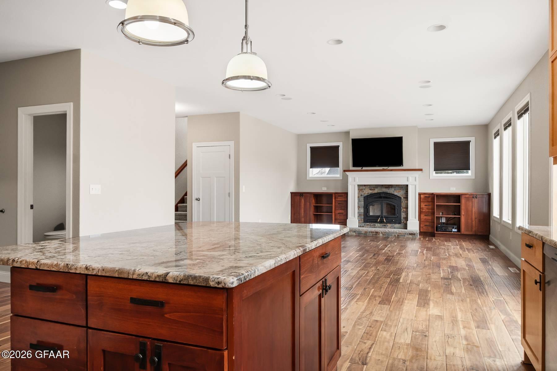 5690 PRAIRIEWOOD Drive W