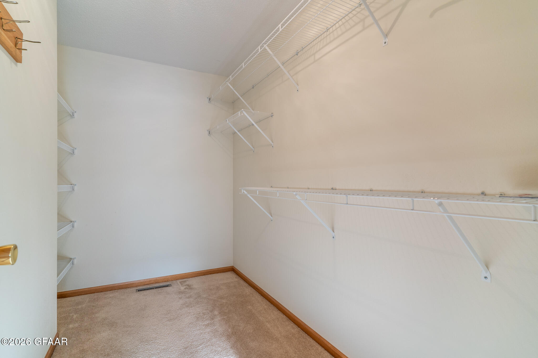 417 CRESTWOOD Court SE