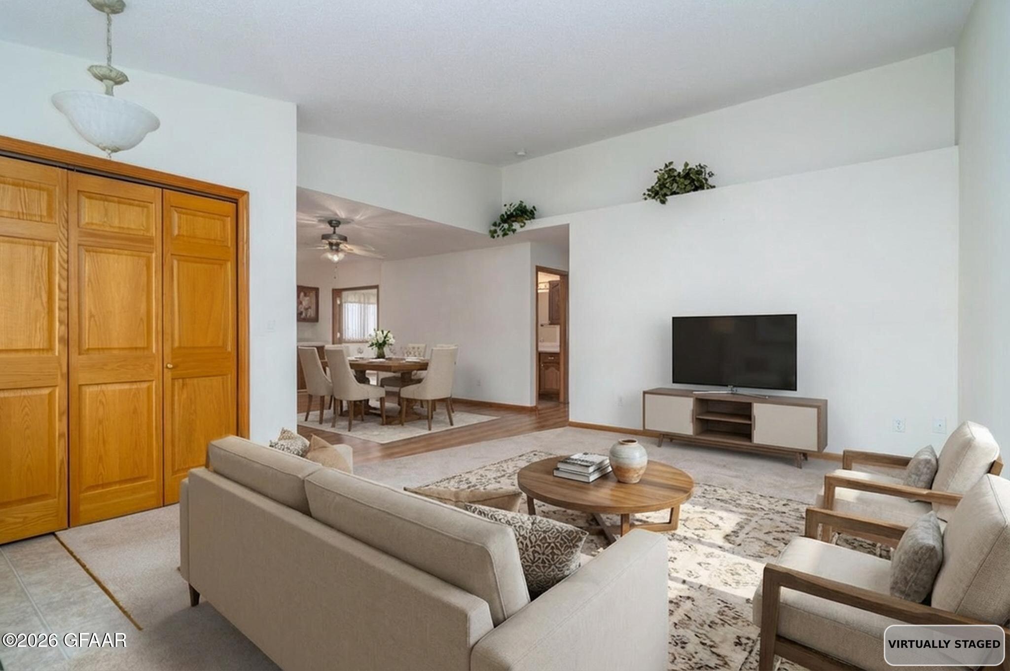 417 CRESTWOOD Court SE