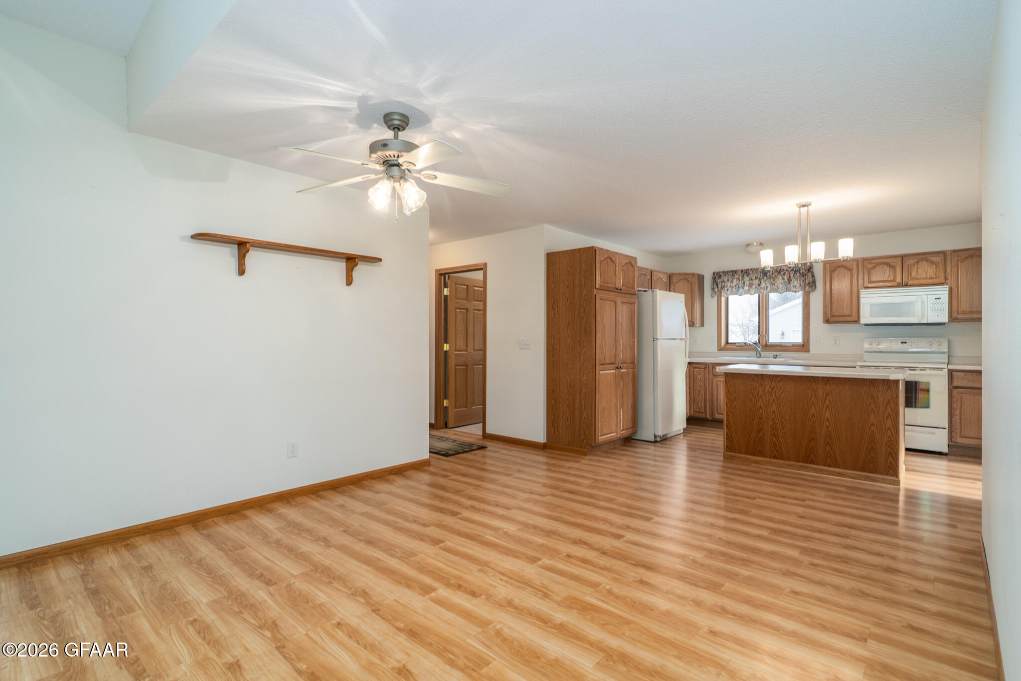 417 CRESTWOOD Court SE