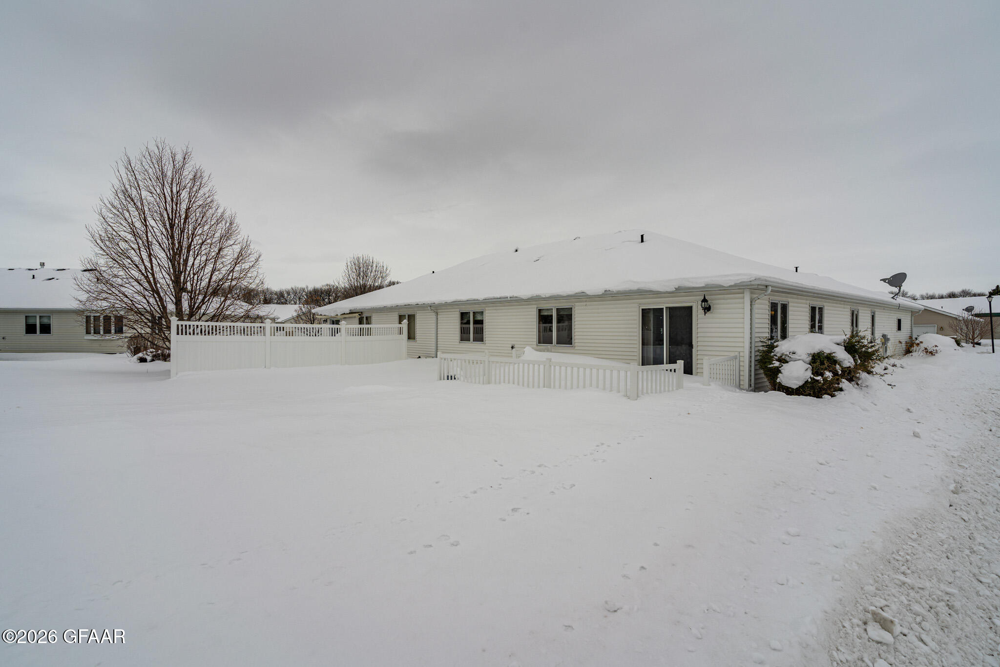 417 CRESTWOOD Court SE