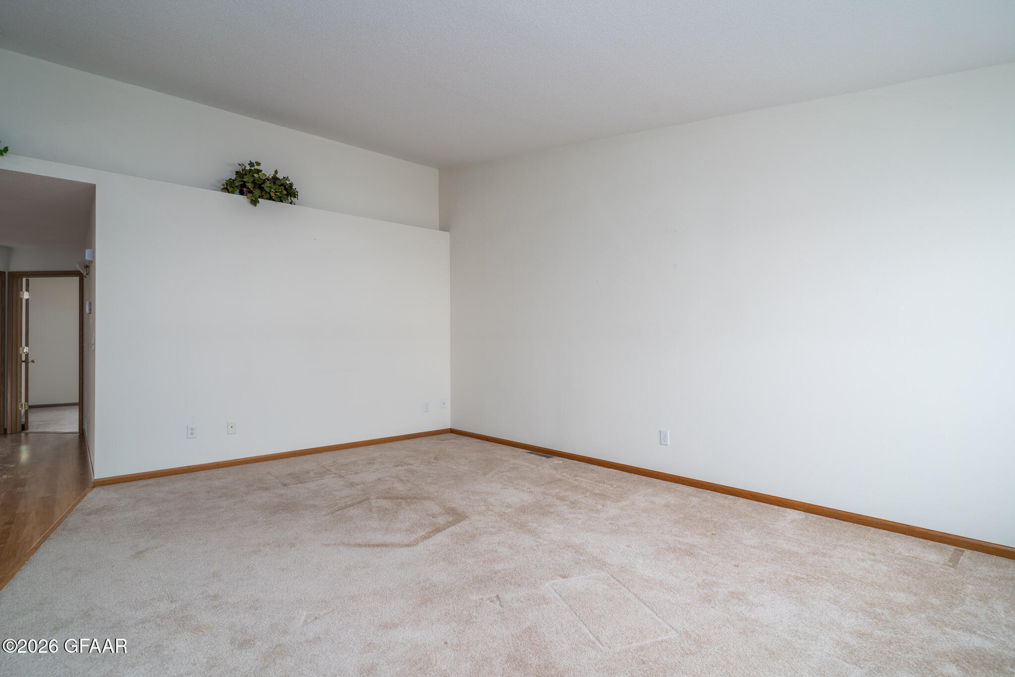 417 CRESTWOOD Court SE