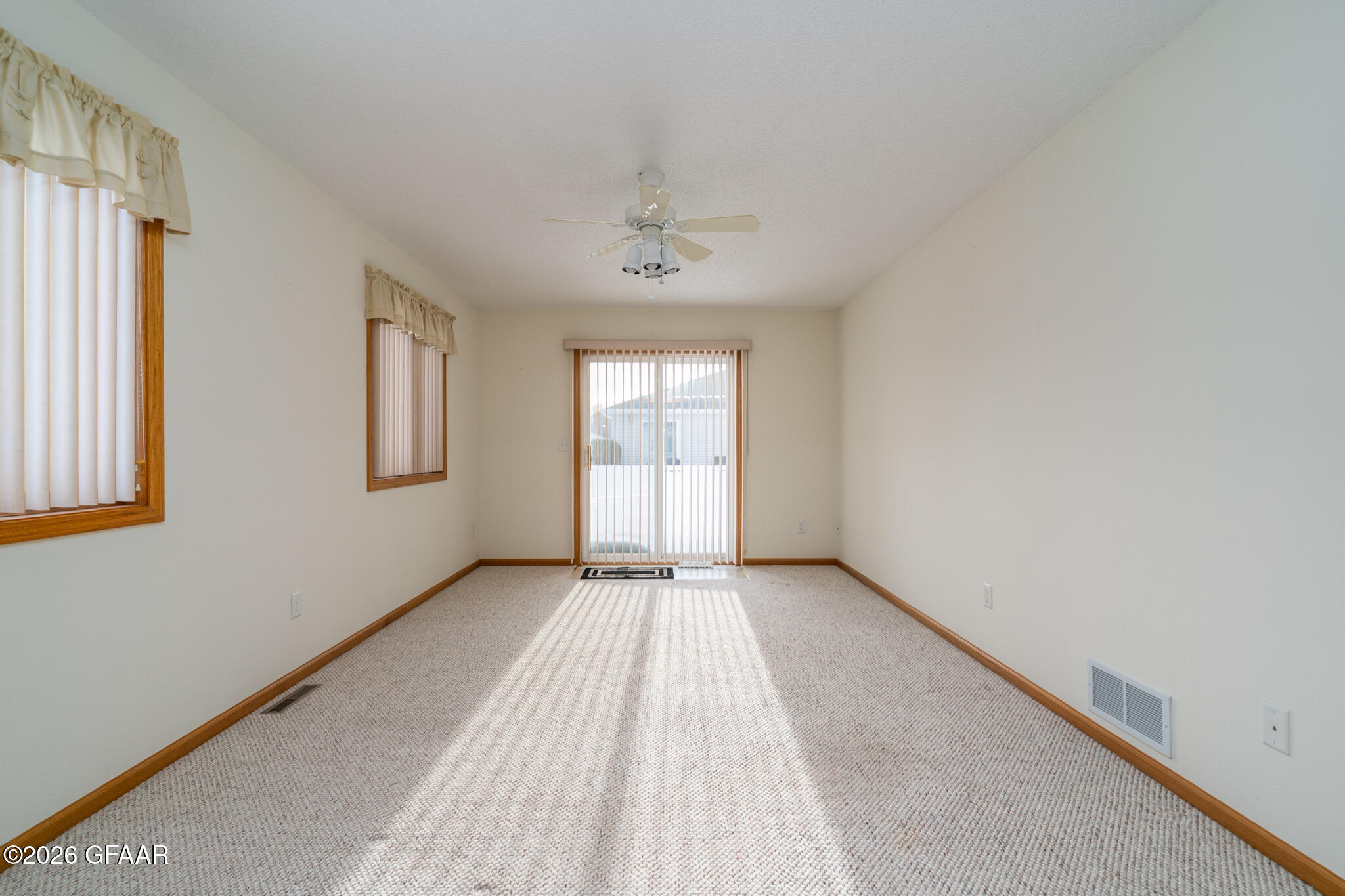 417 CRESTWOOD Court SE