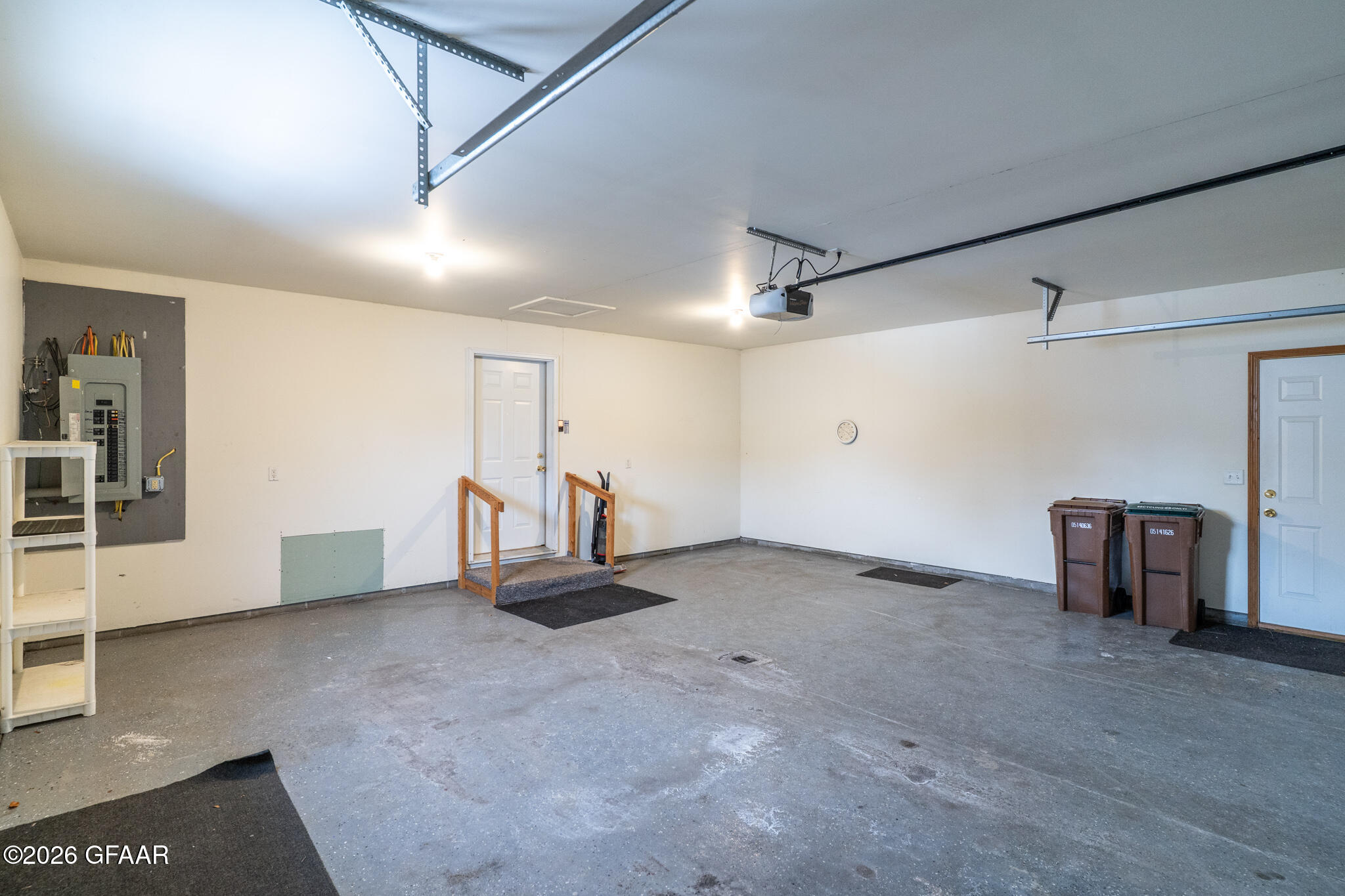 417 CRESTWOOD Court SE