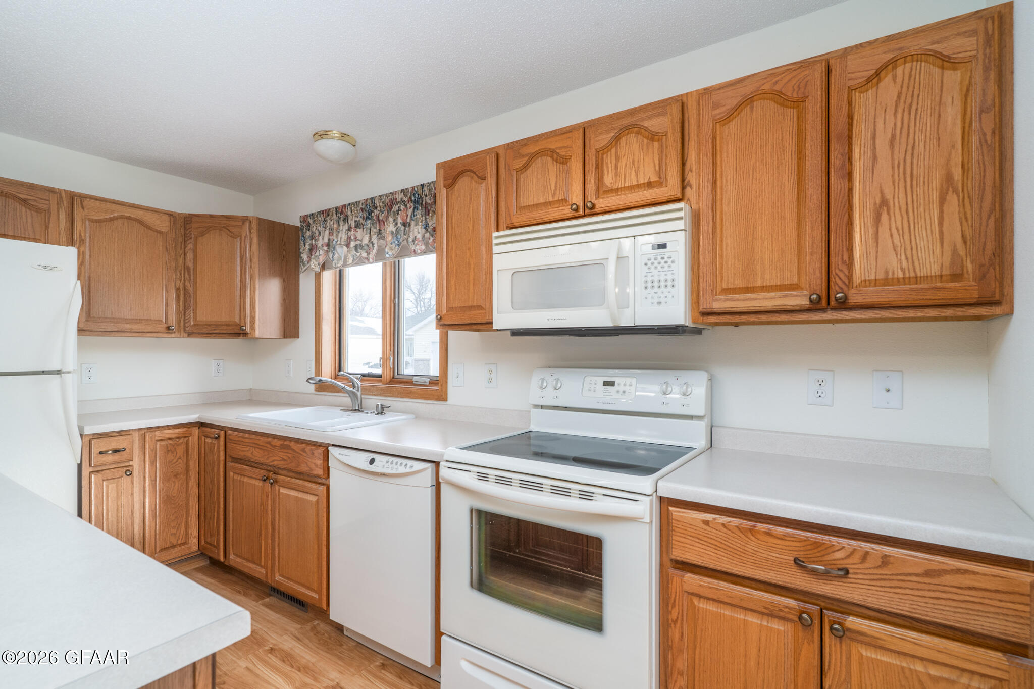 417 CRESTWOOD Court SE