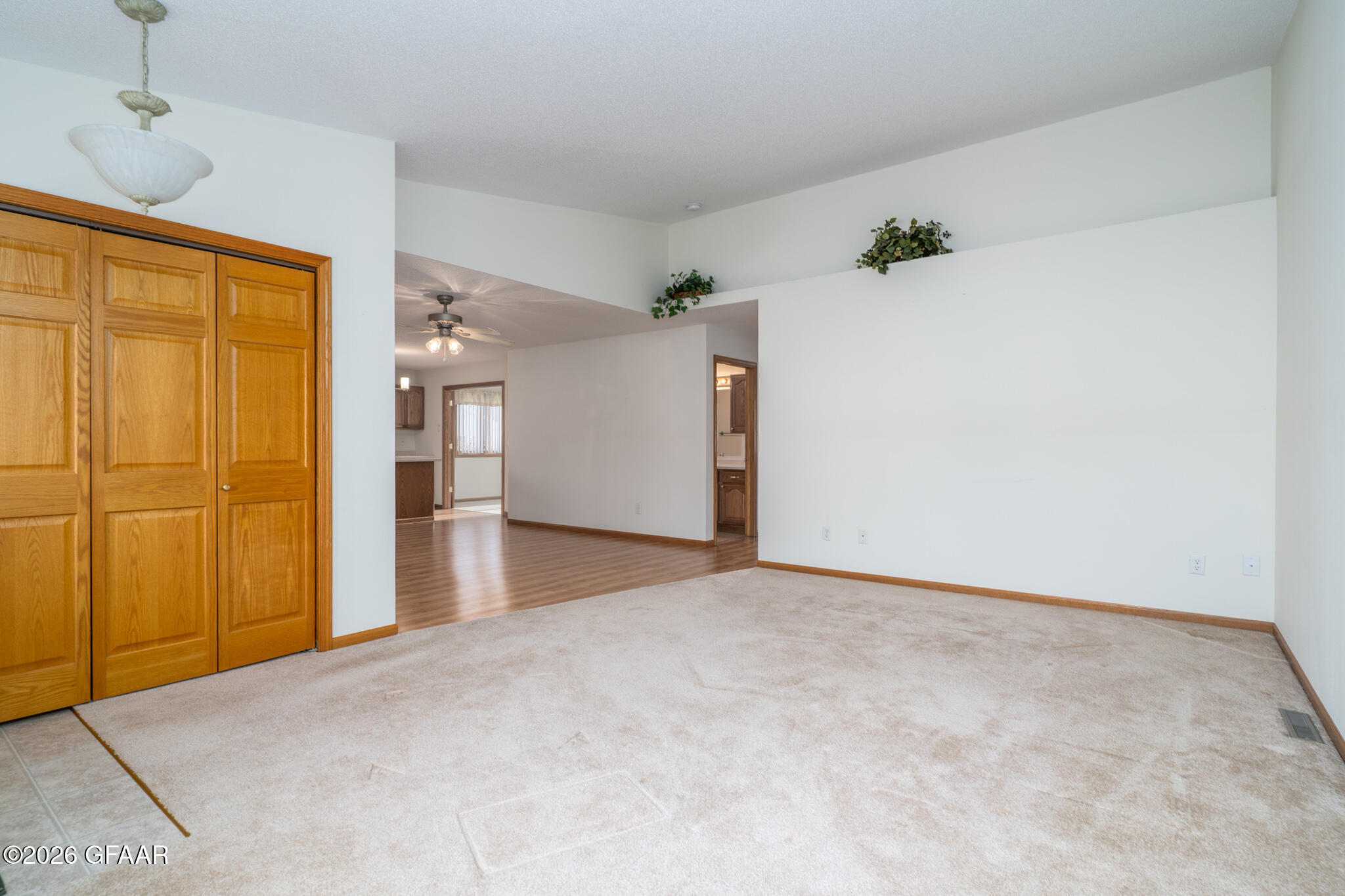 417 CRESTWOOD Court SE