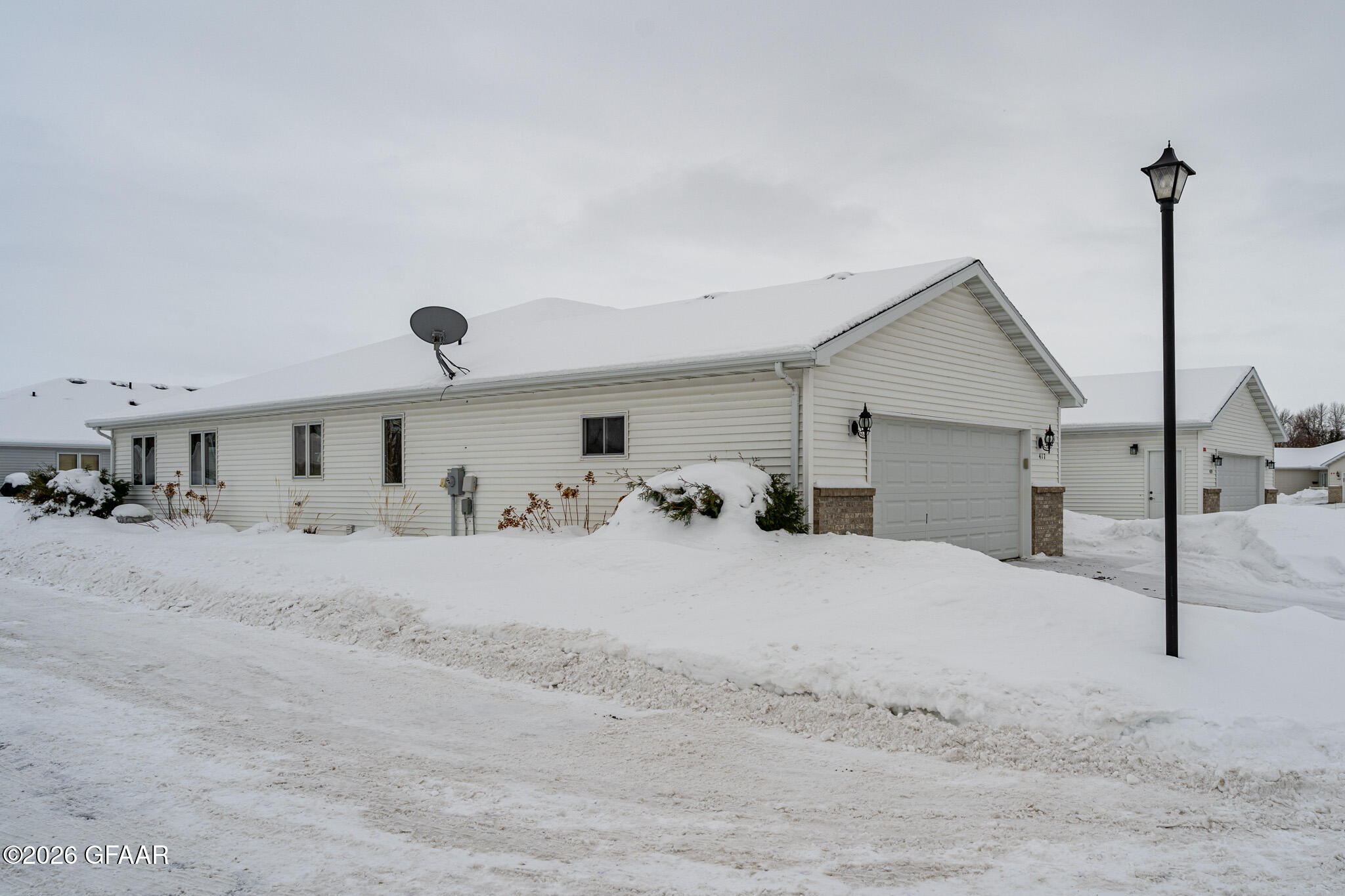 417 CRESTWOOD Court SE