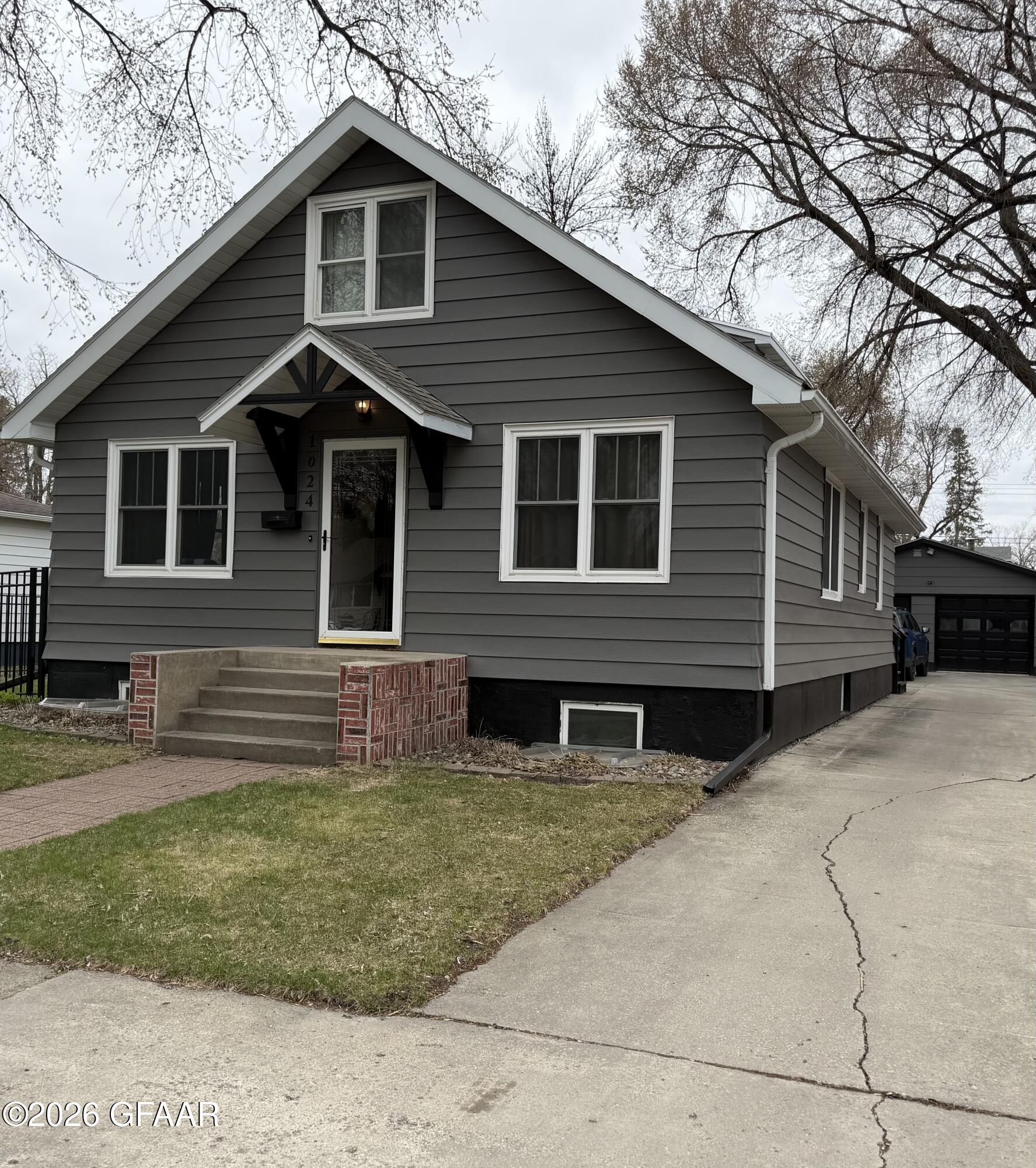 1024 CHERRY Street