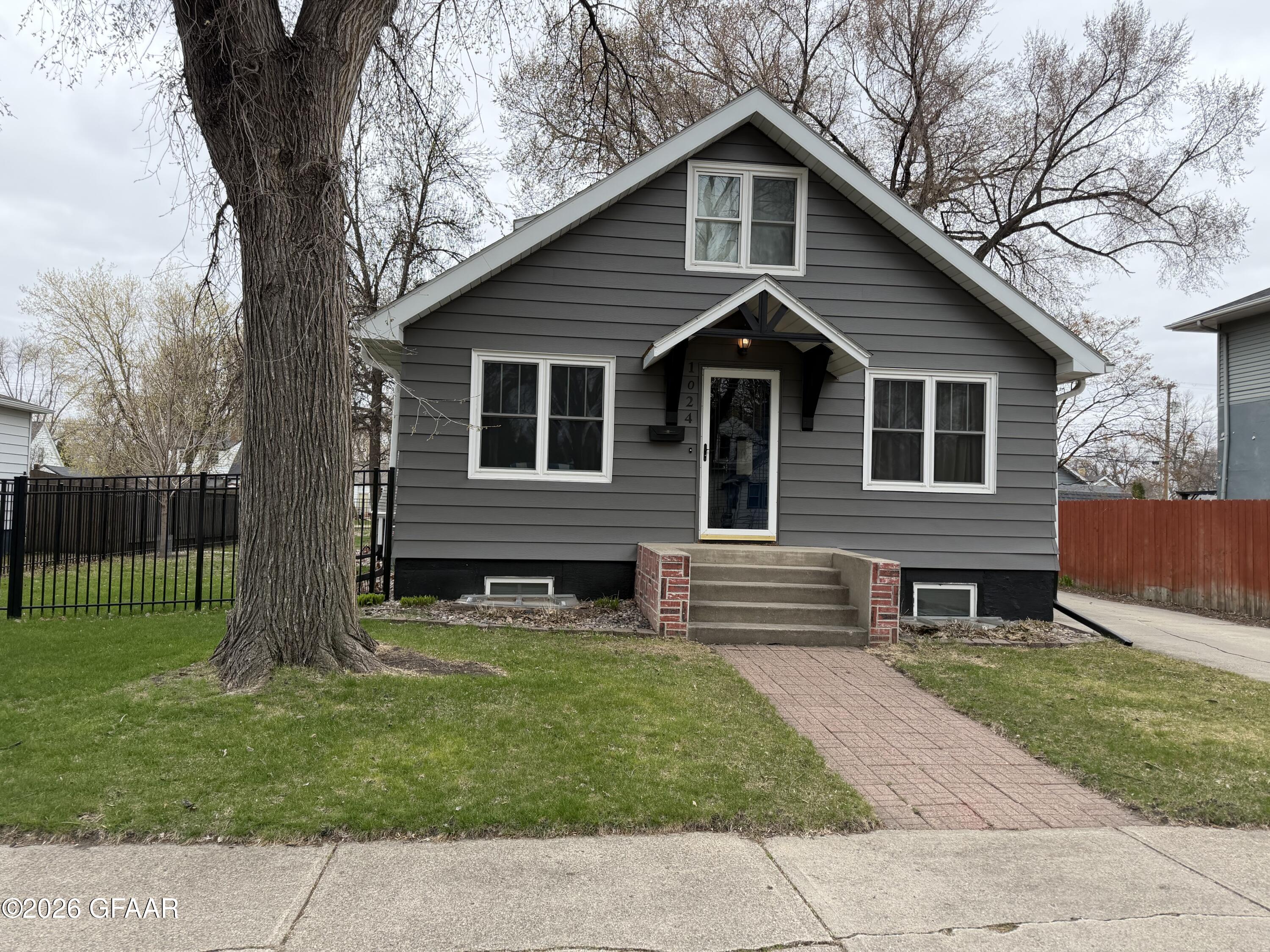 1024 CHERRY Street