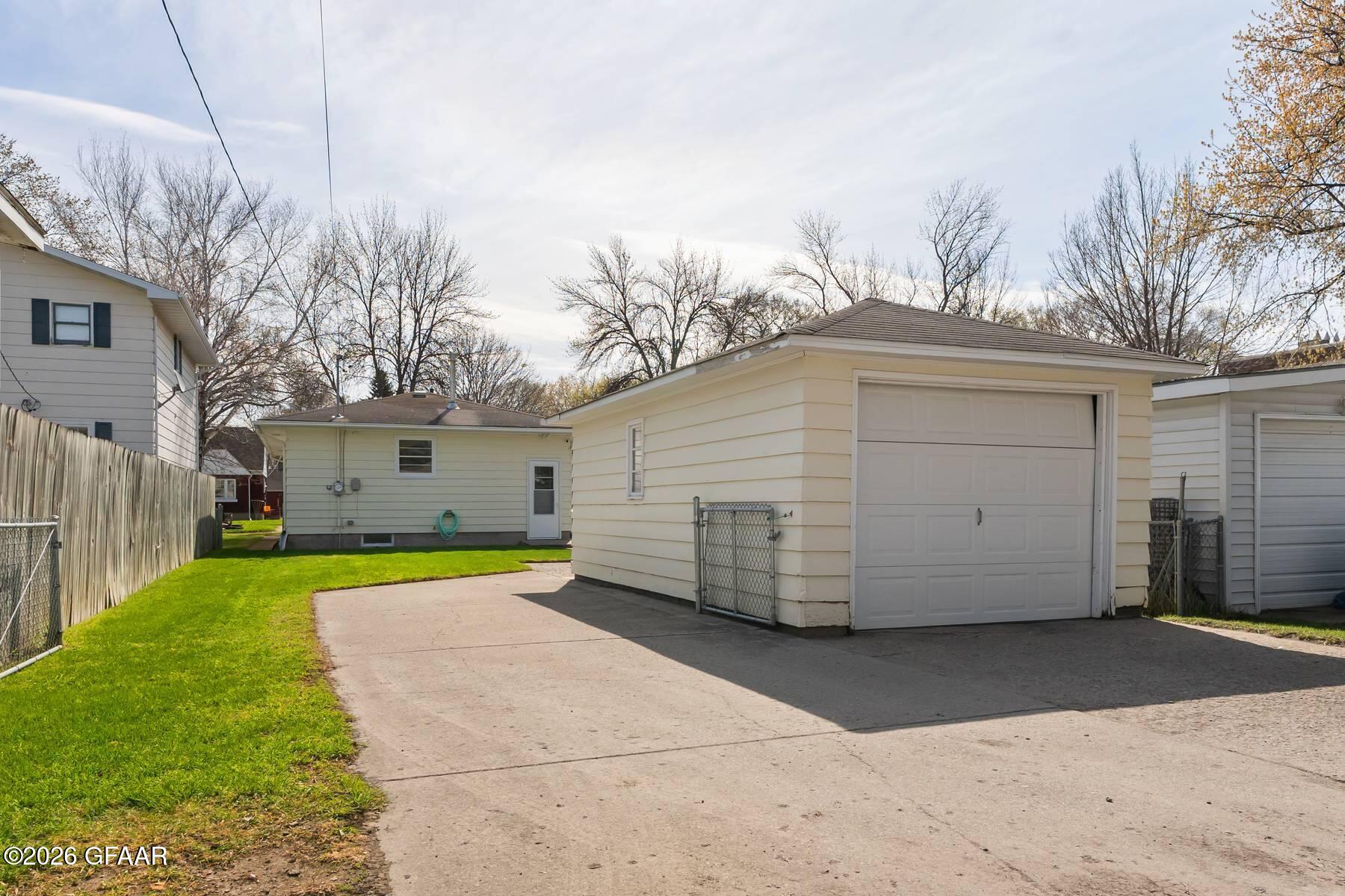 1208 WALNUT Street