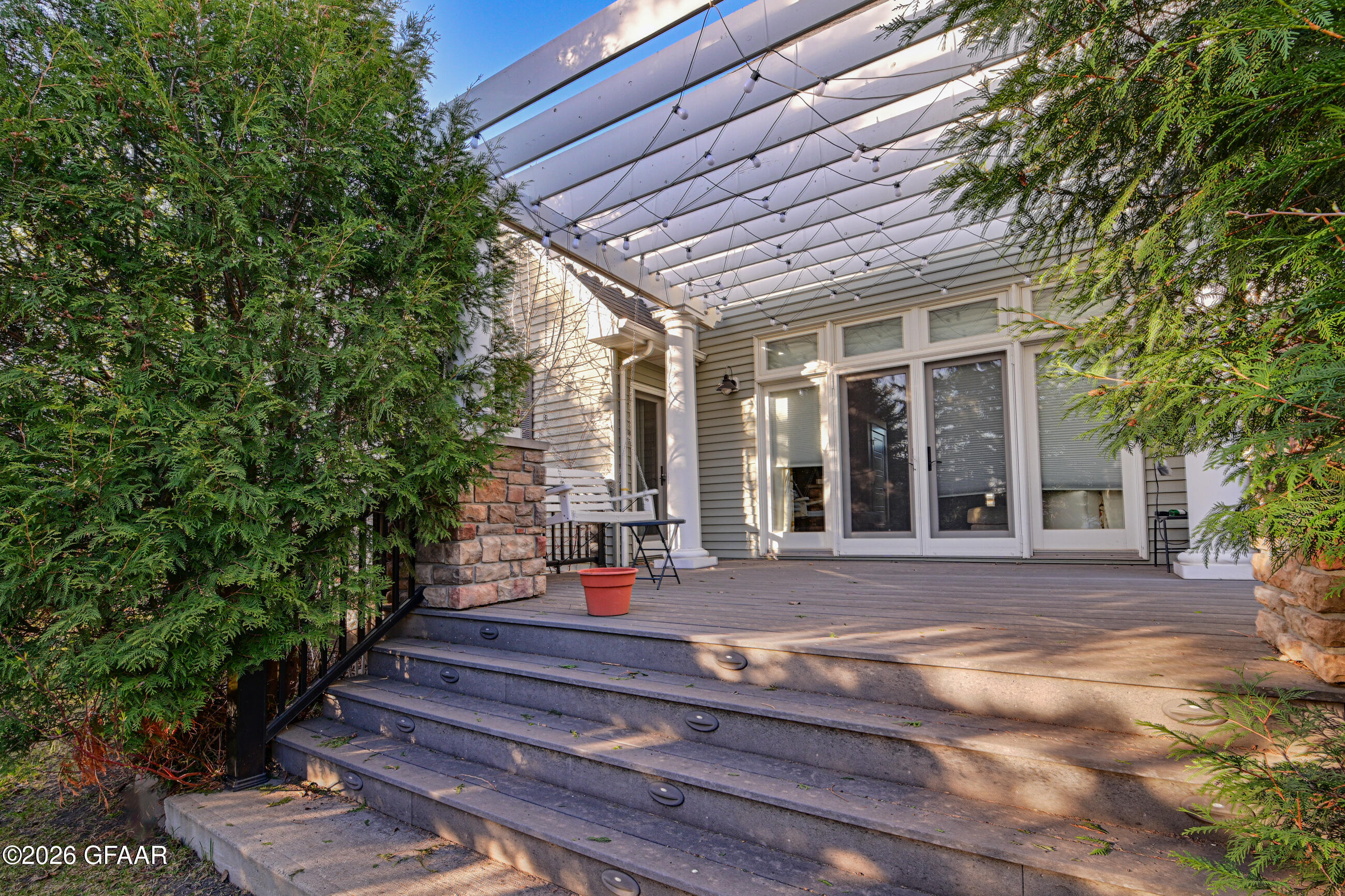 738 VINEYARD Circle