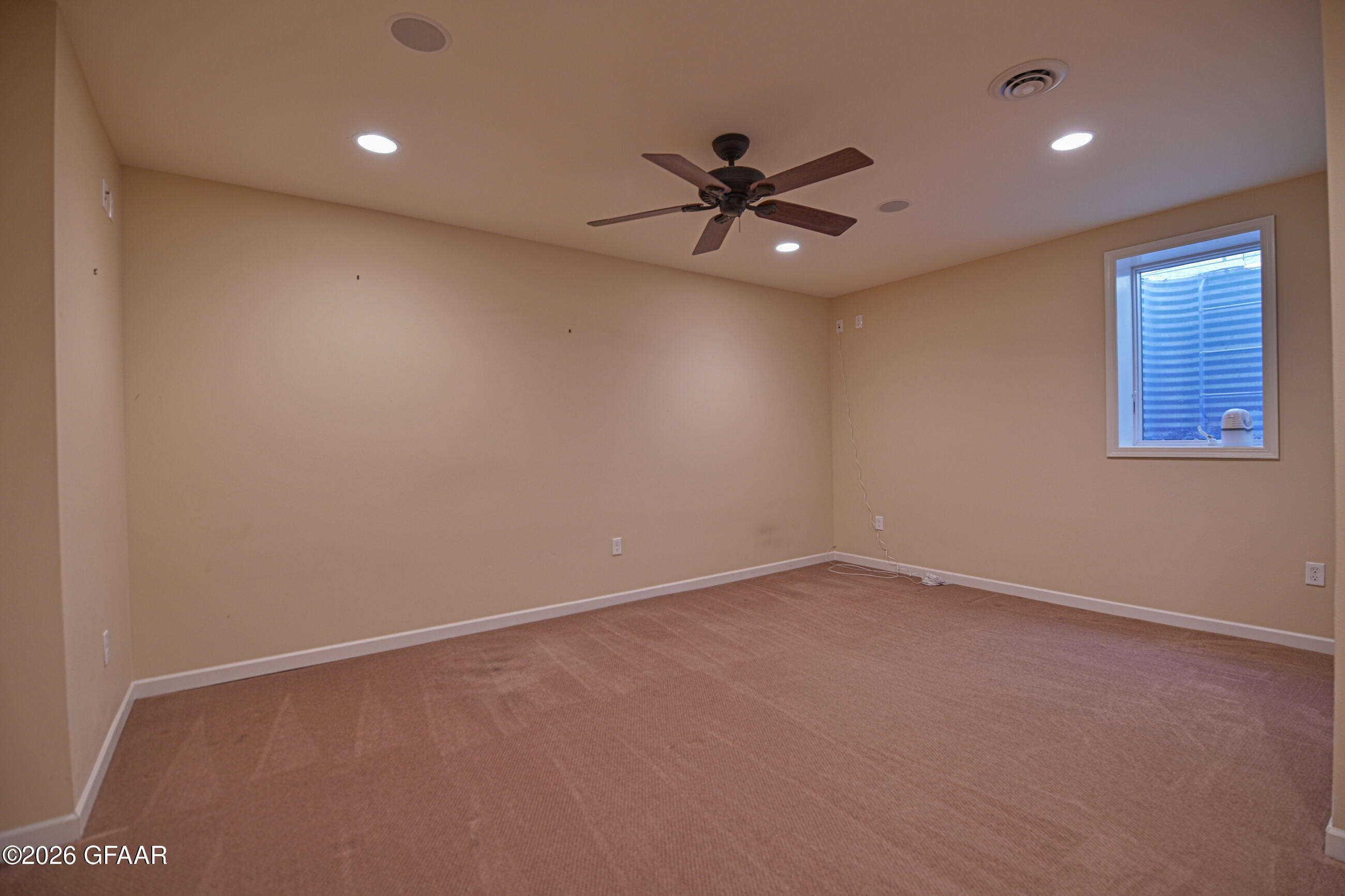 738 VINEYARD Circle