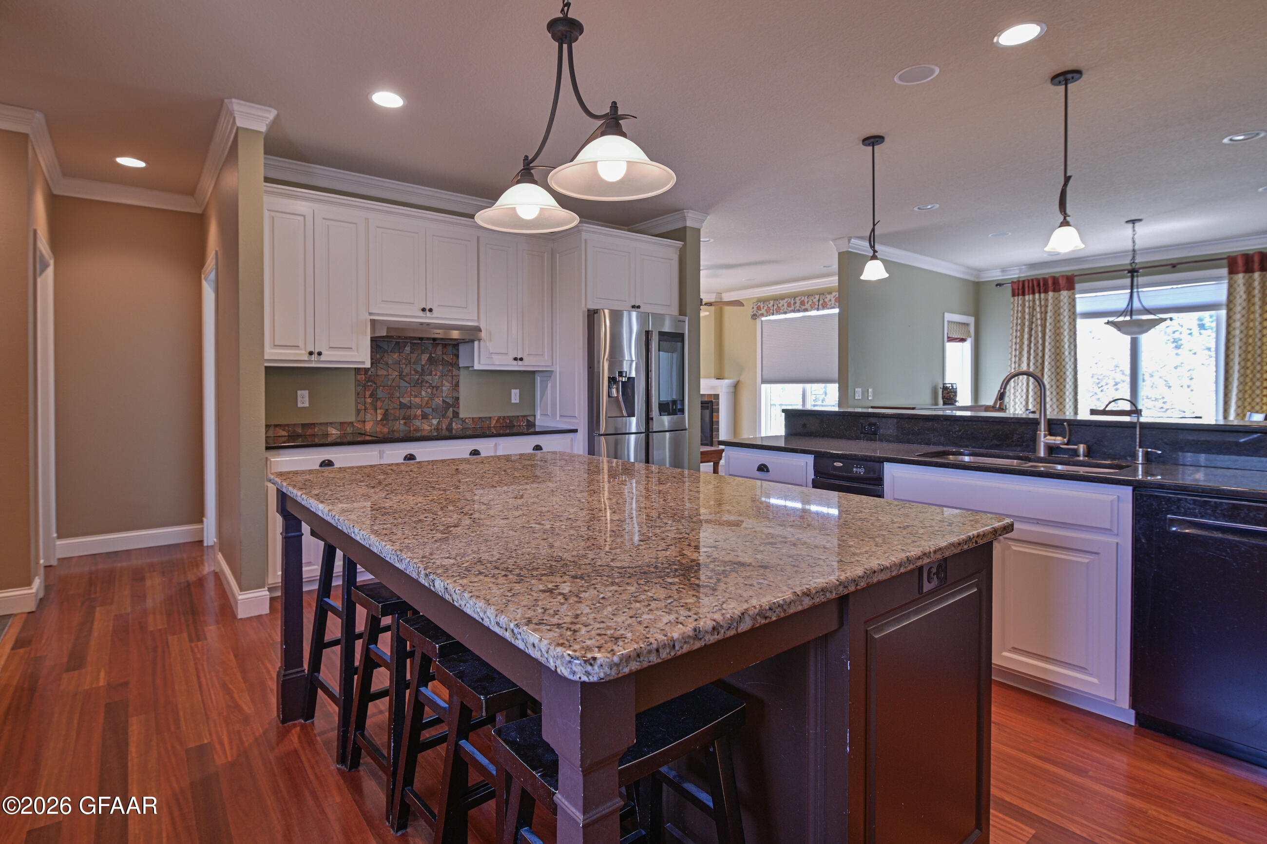 738 VINEYARD Circle
