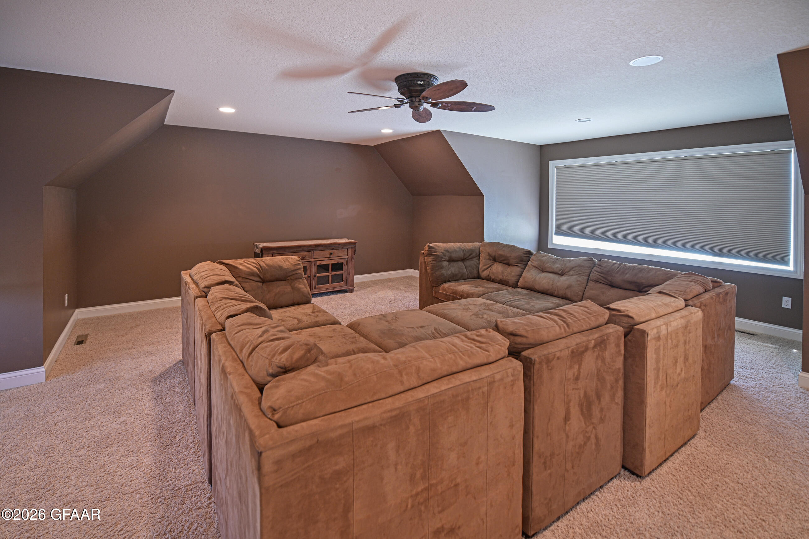 738 VINEYARD Circle