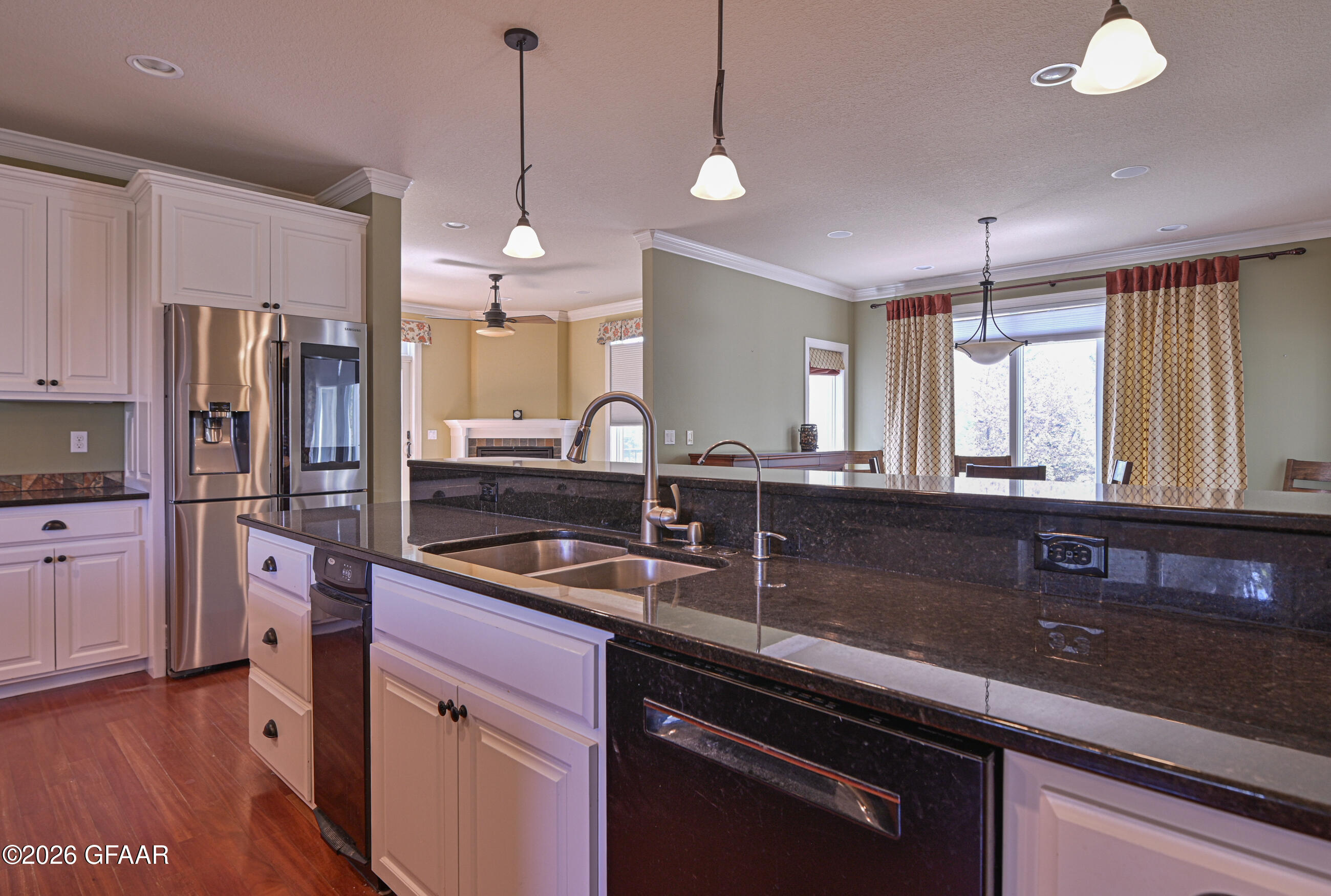 738 VINEYARD Circle