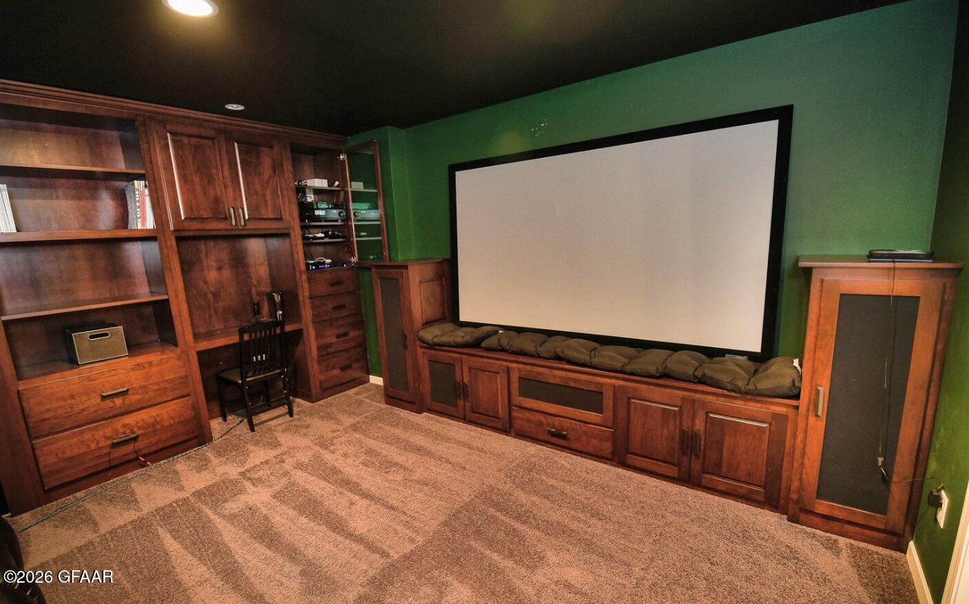 738 VINEYARD Circle