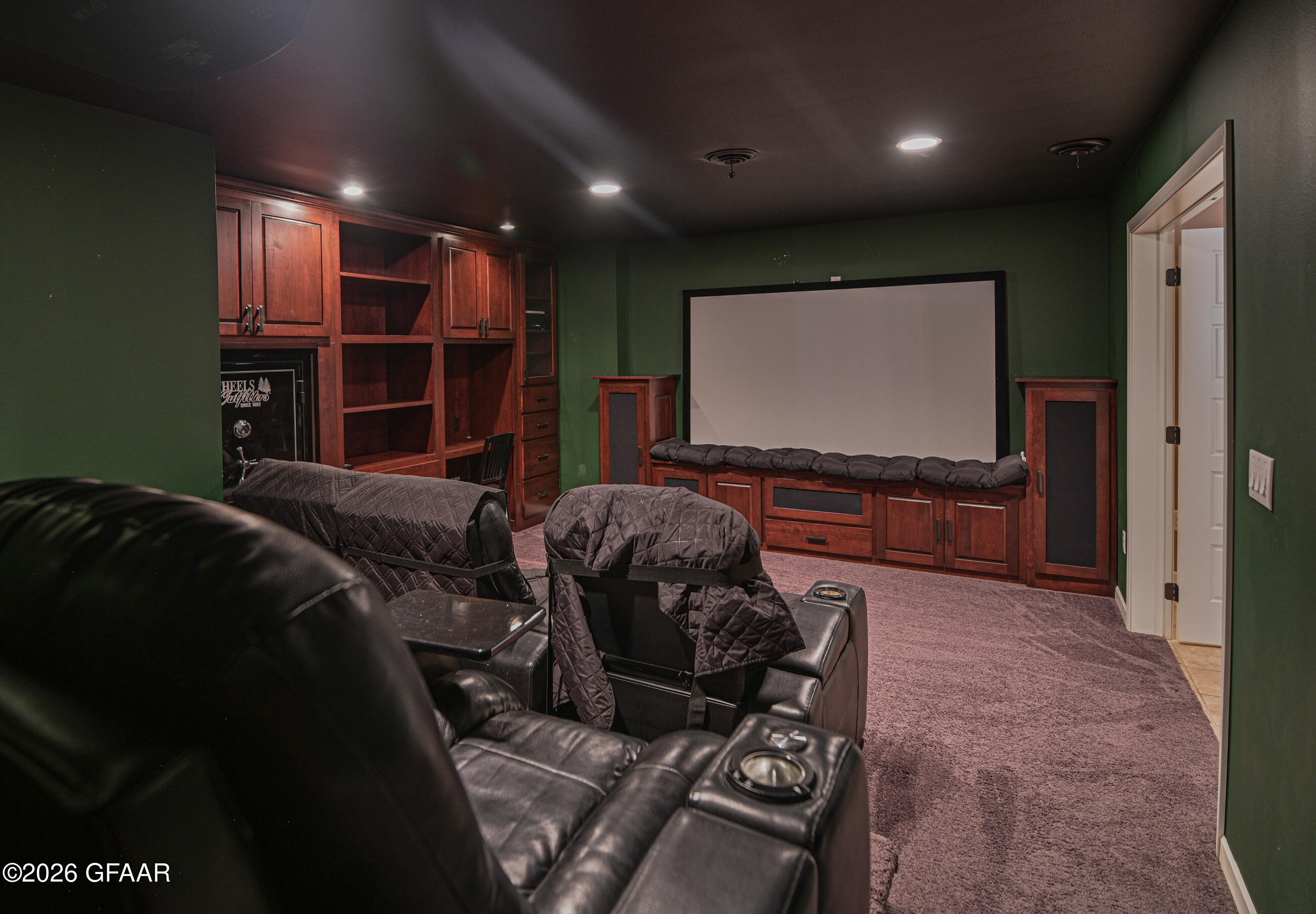 738 VINEYARD Circle