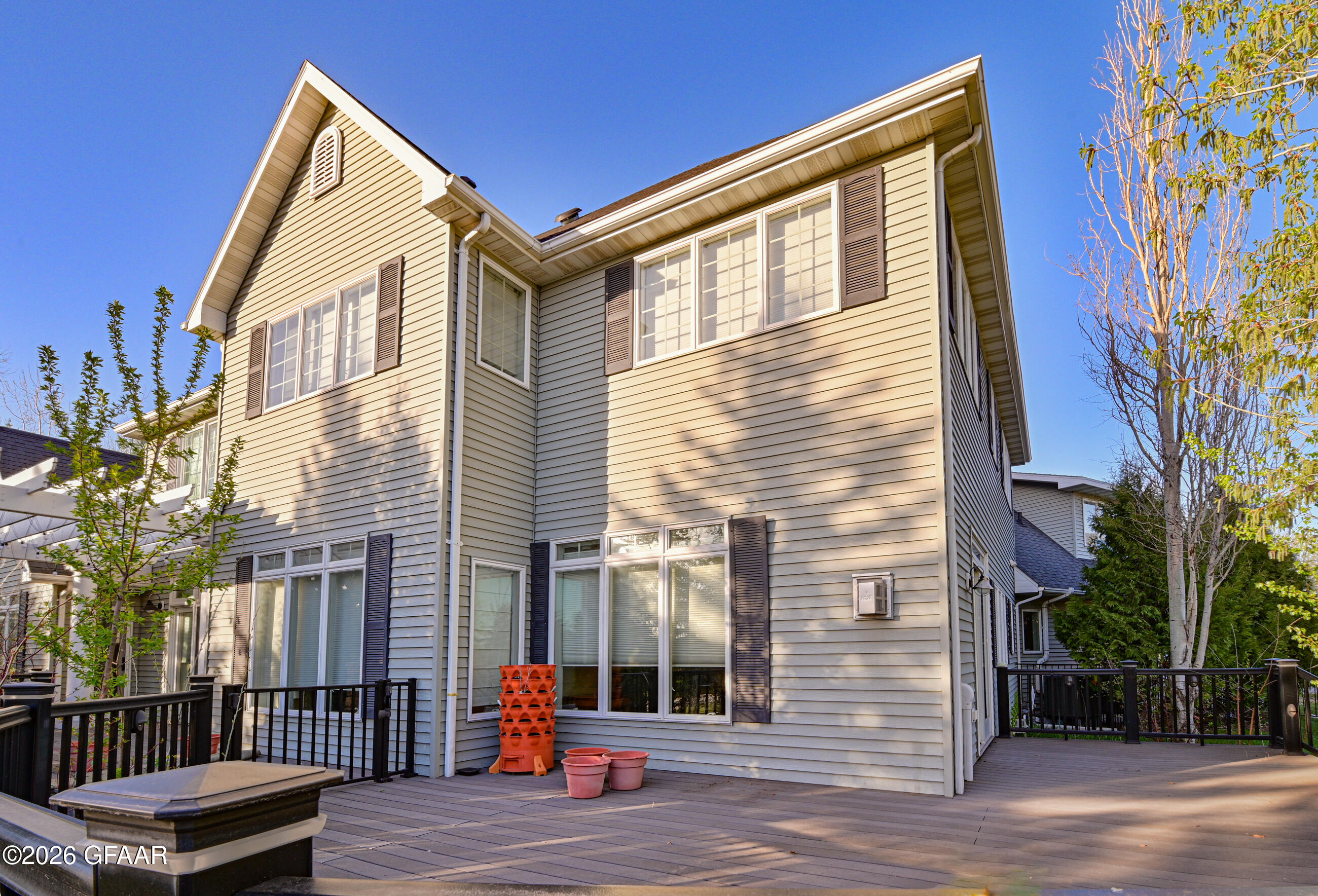 738 VINEYARD Circle