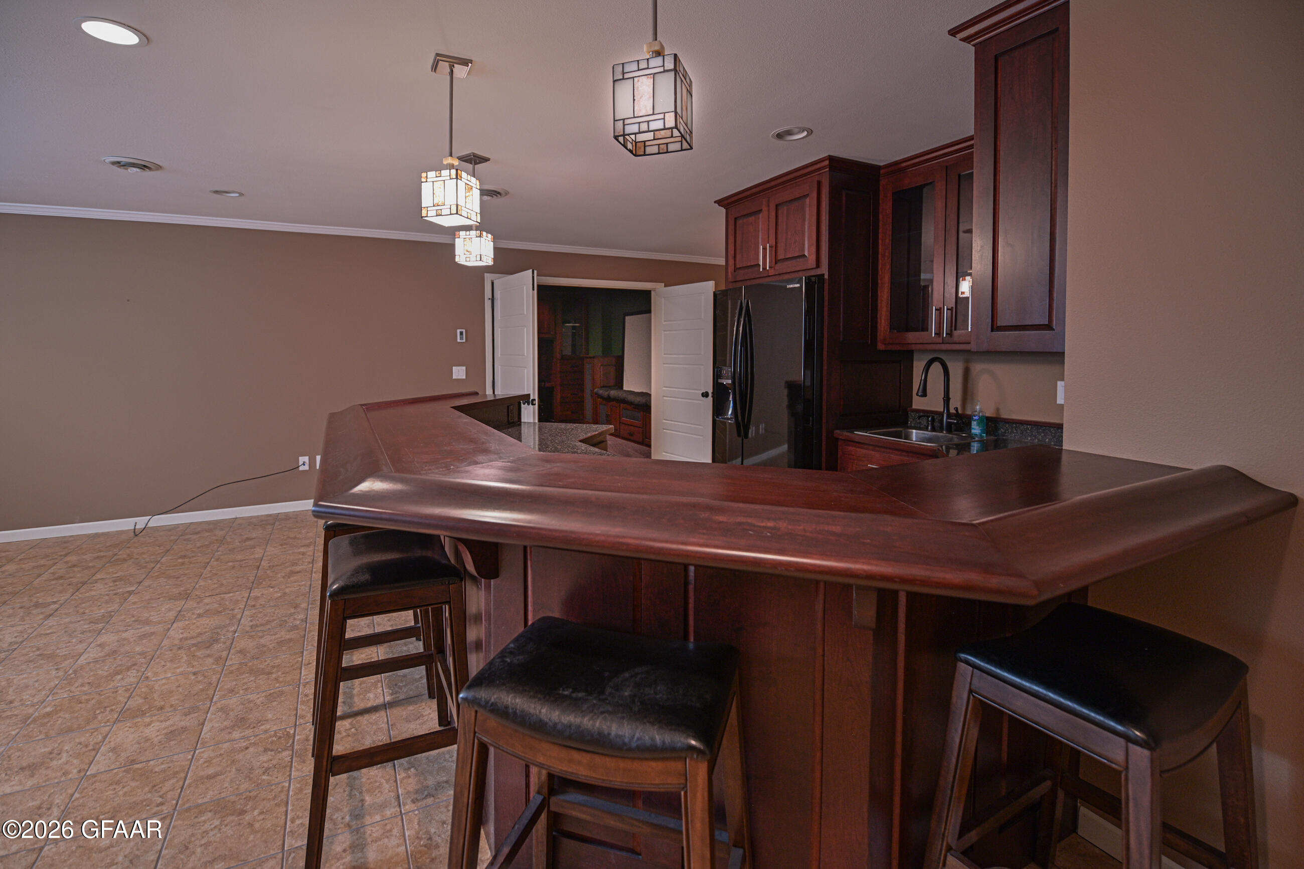 738 VINEYARD Circle
