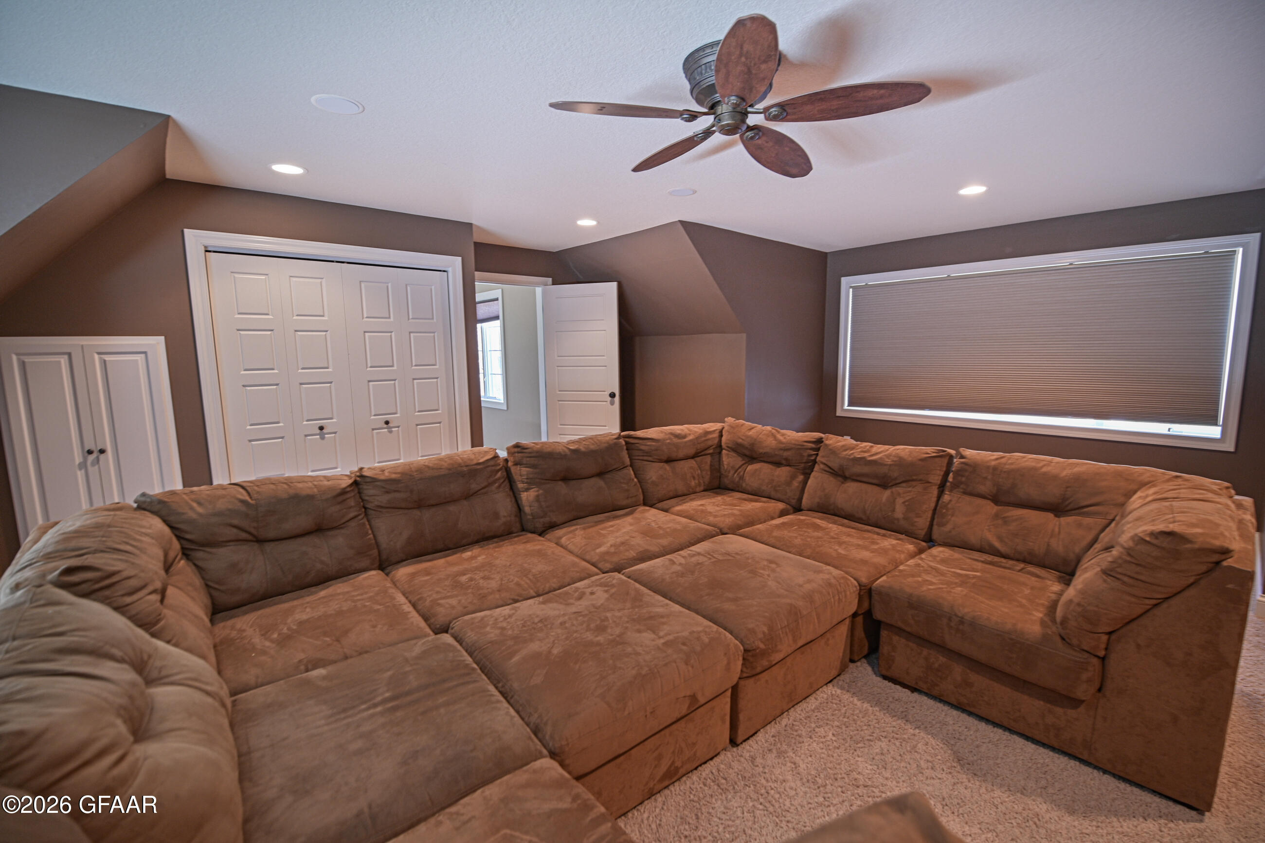 738 VINEYARD Circle