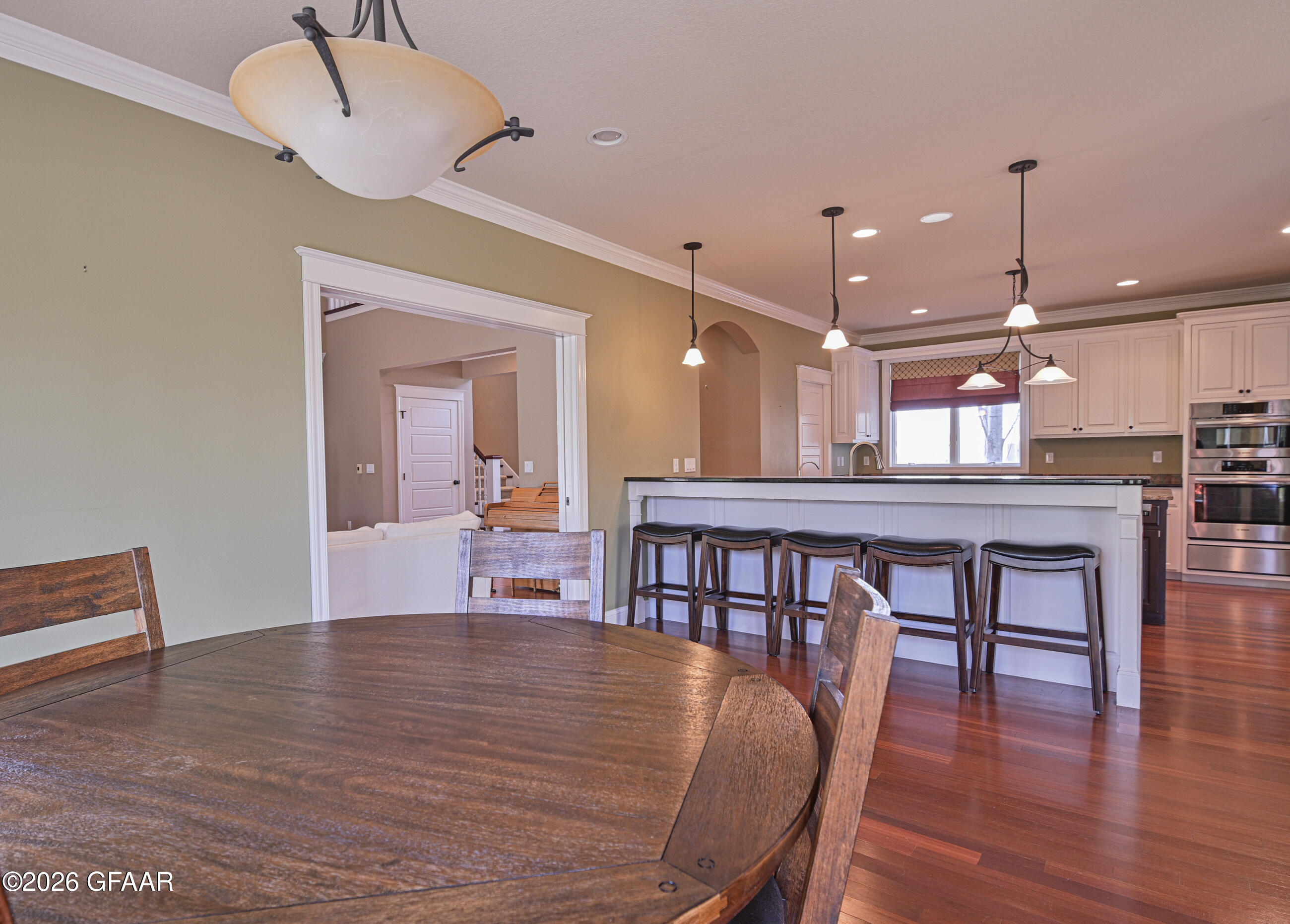 738 VINEYARD Circle