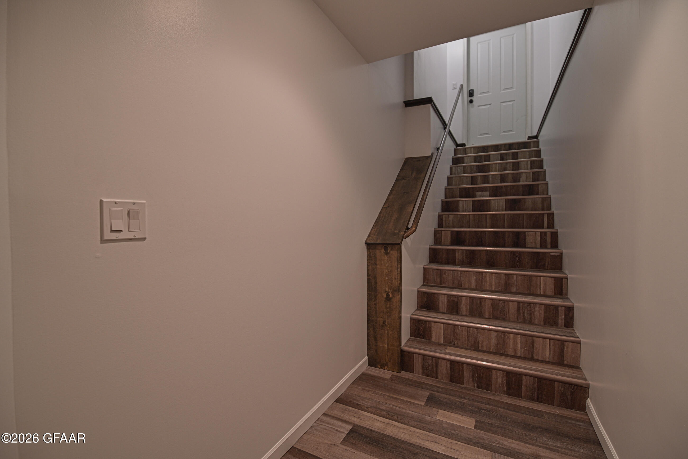 738 VINEYARD Circle