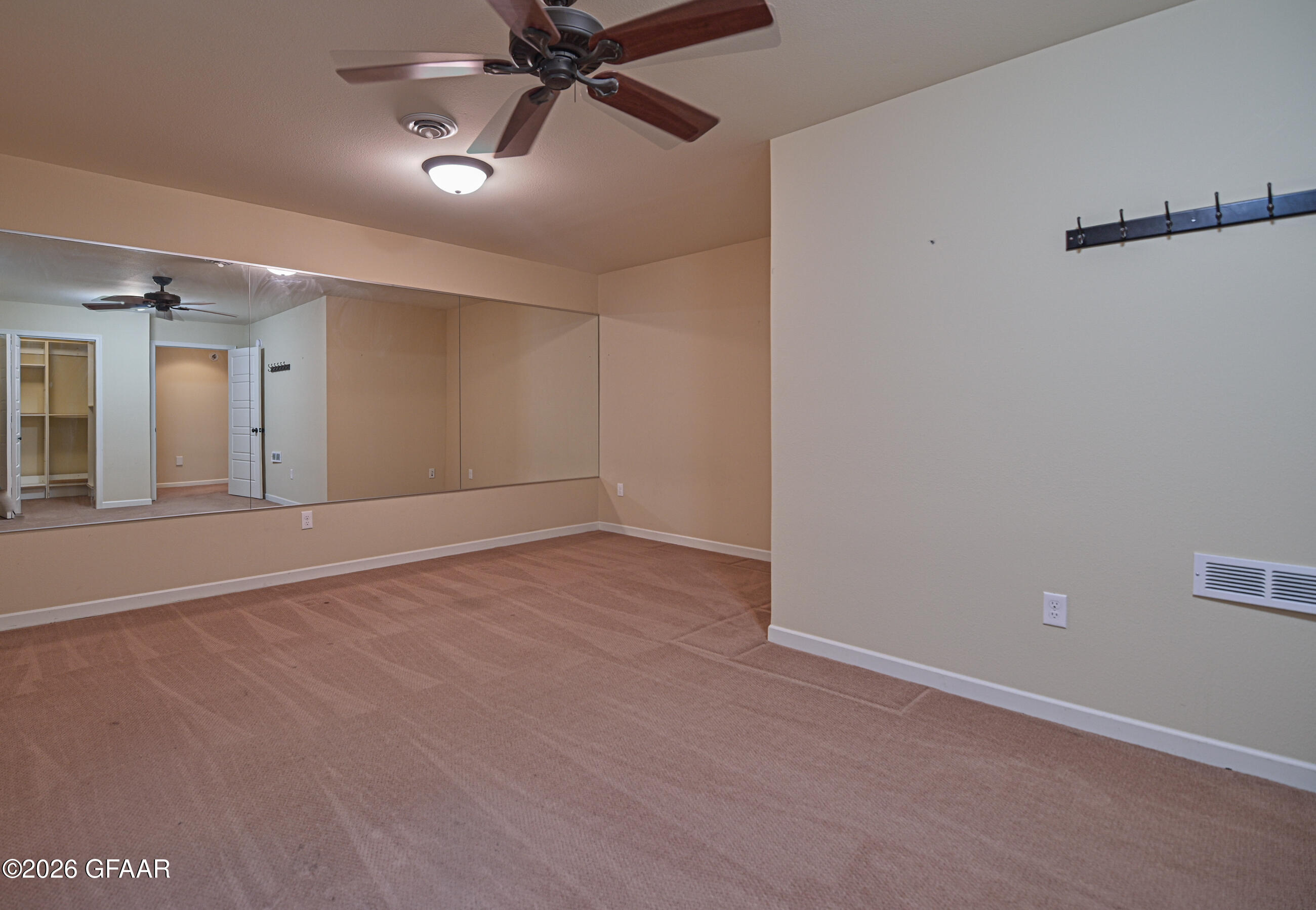 738 VINEYARD Circle