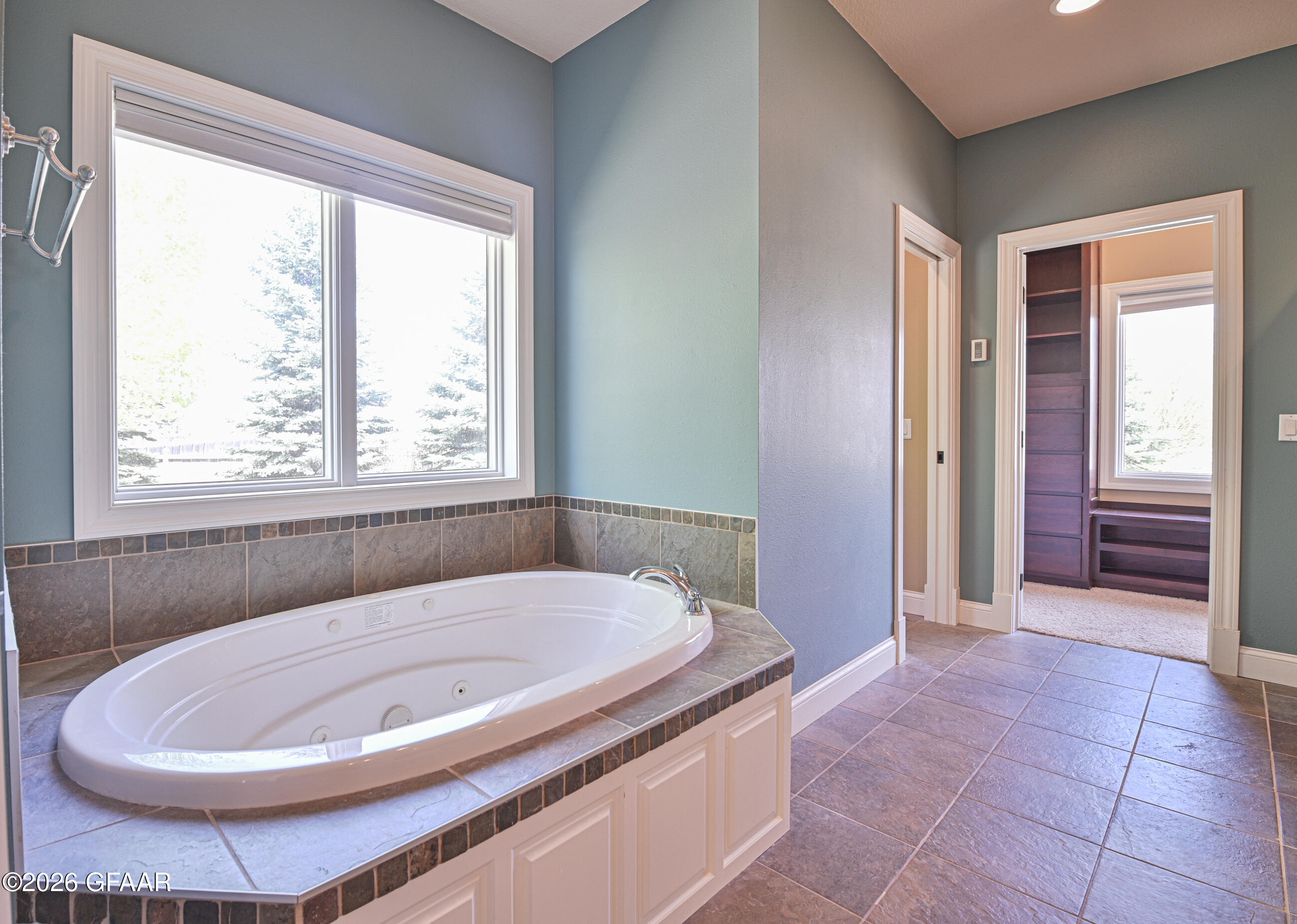 738 VINEYARD Circle