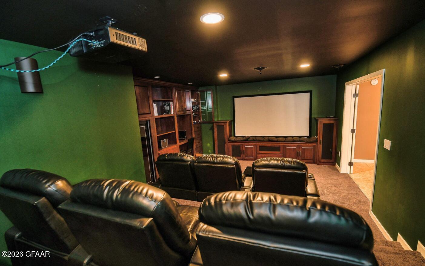 738 VINEYARD Circle