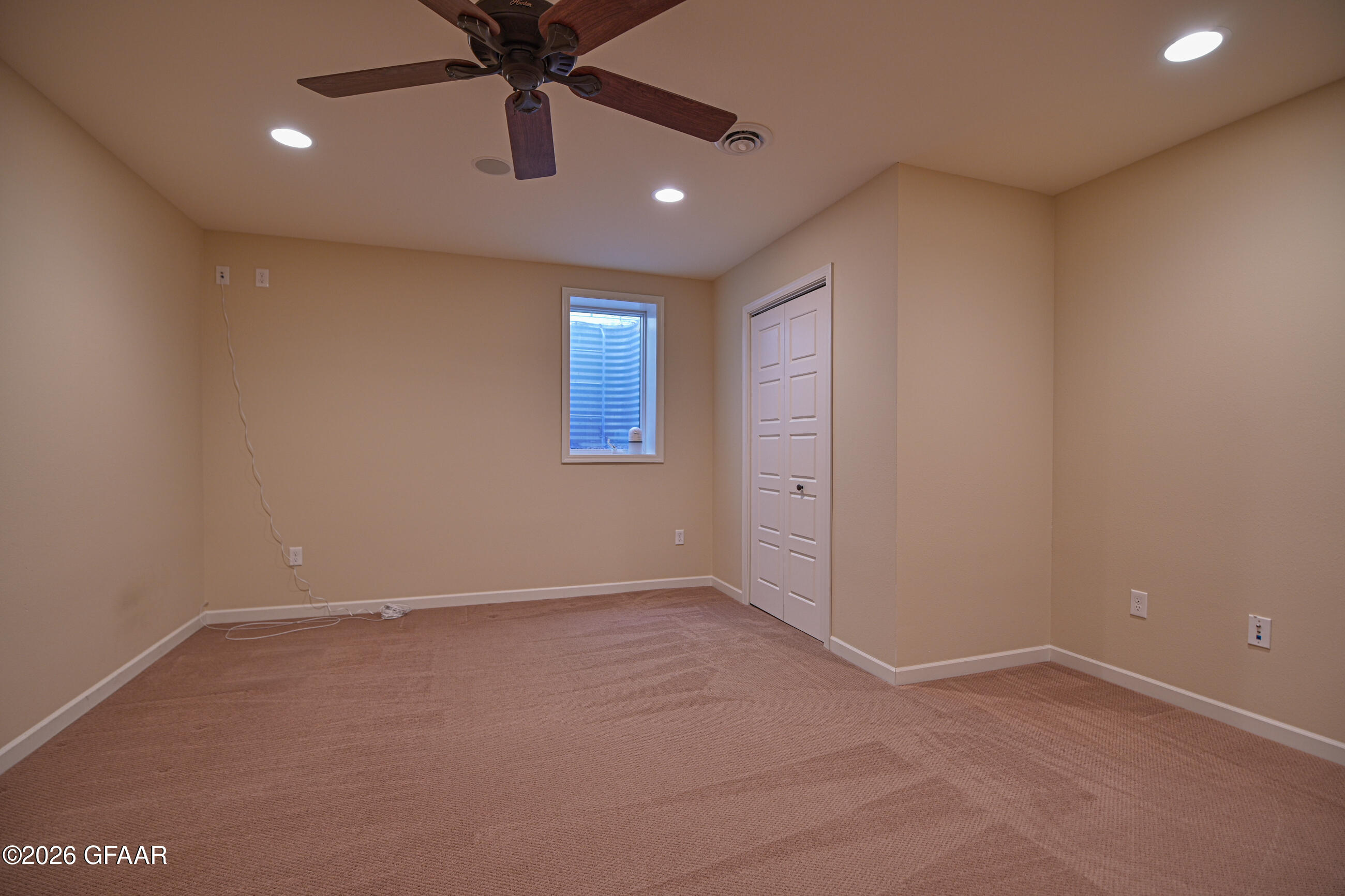 738 VINEYARD Circle