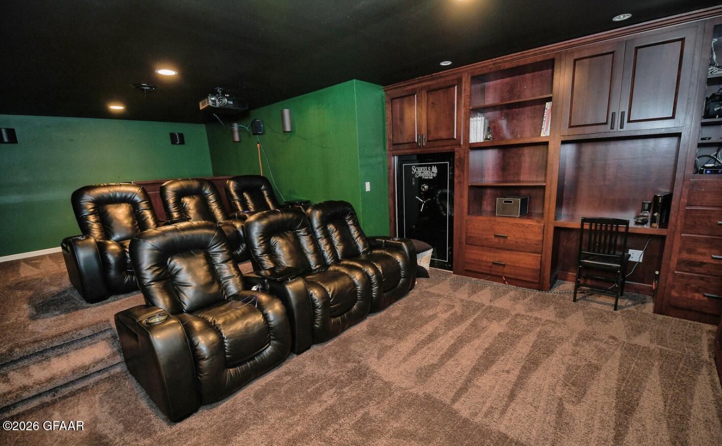 738 VINEYARD Circle